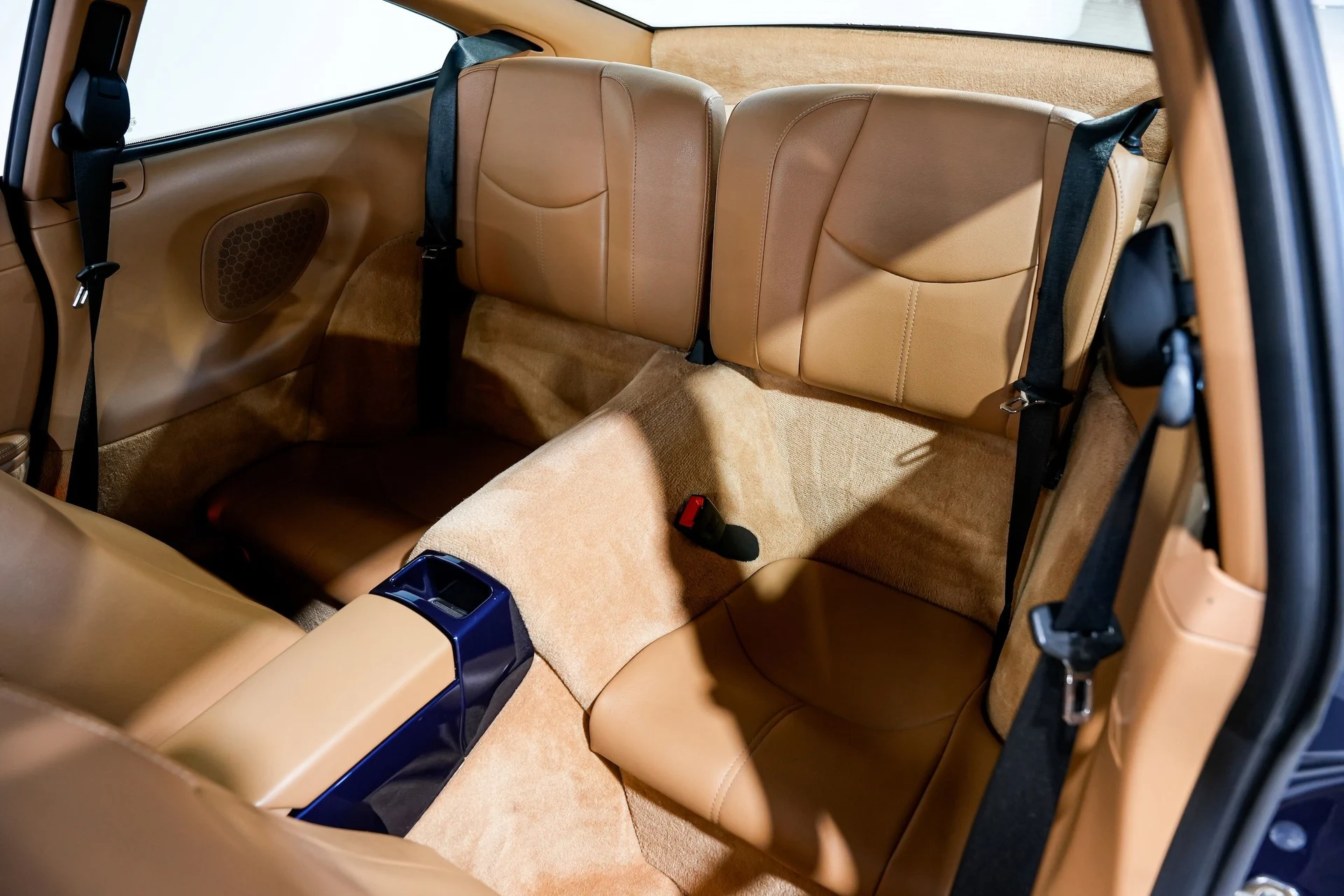 mph018_193191139_d5c80f443947f6030406590d3163b41ax_c21f273fc6