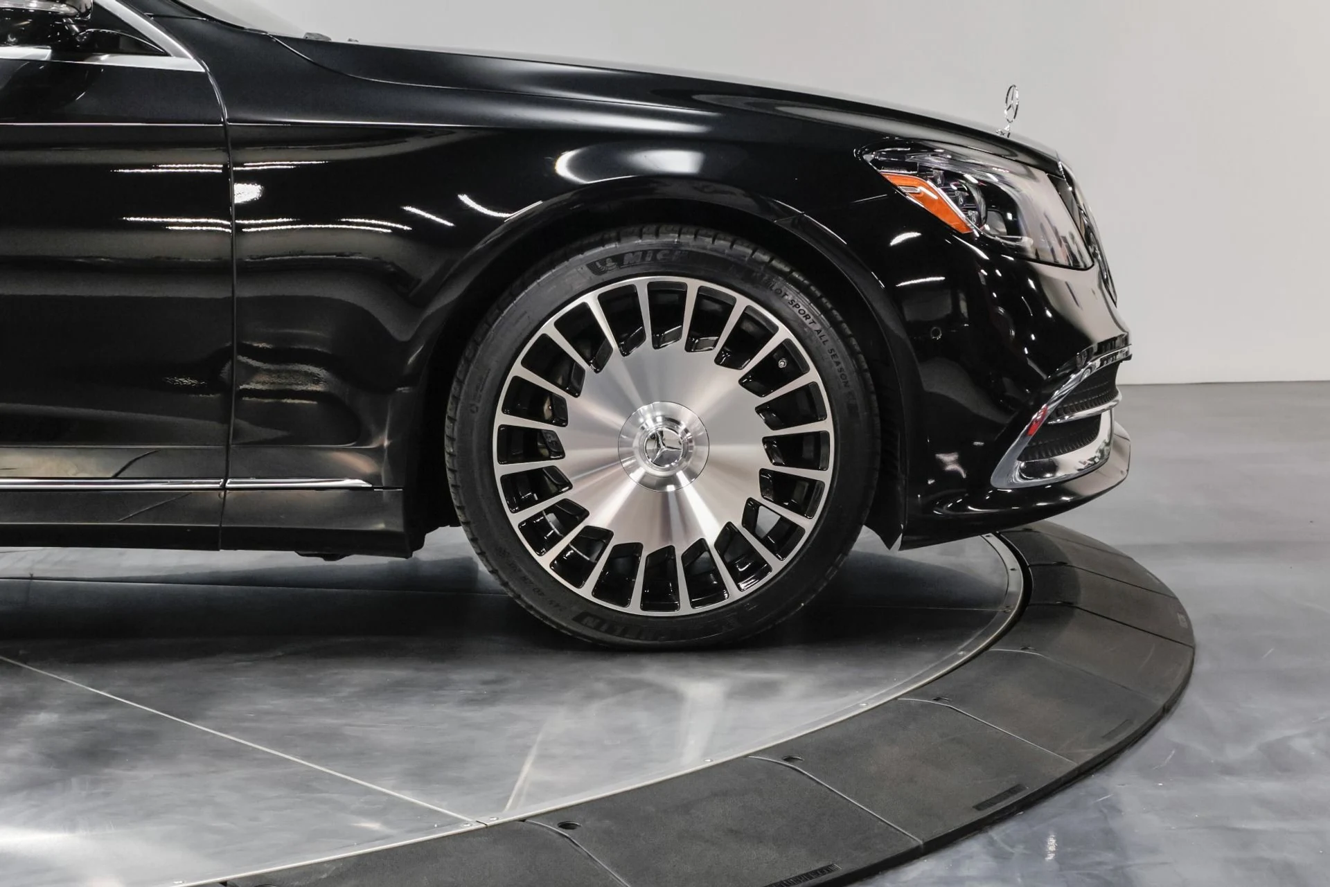 mph018_1934644143_Used_2019_Mercedes_Benz_S_Class_Maybach_S_560_4_MATIC_1761681414_304b0fc737