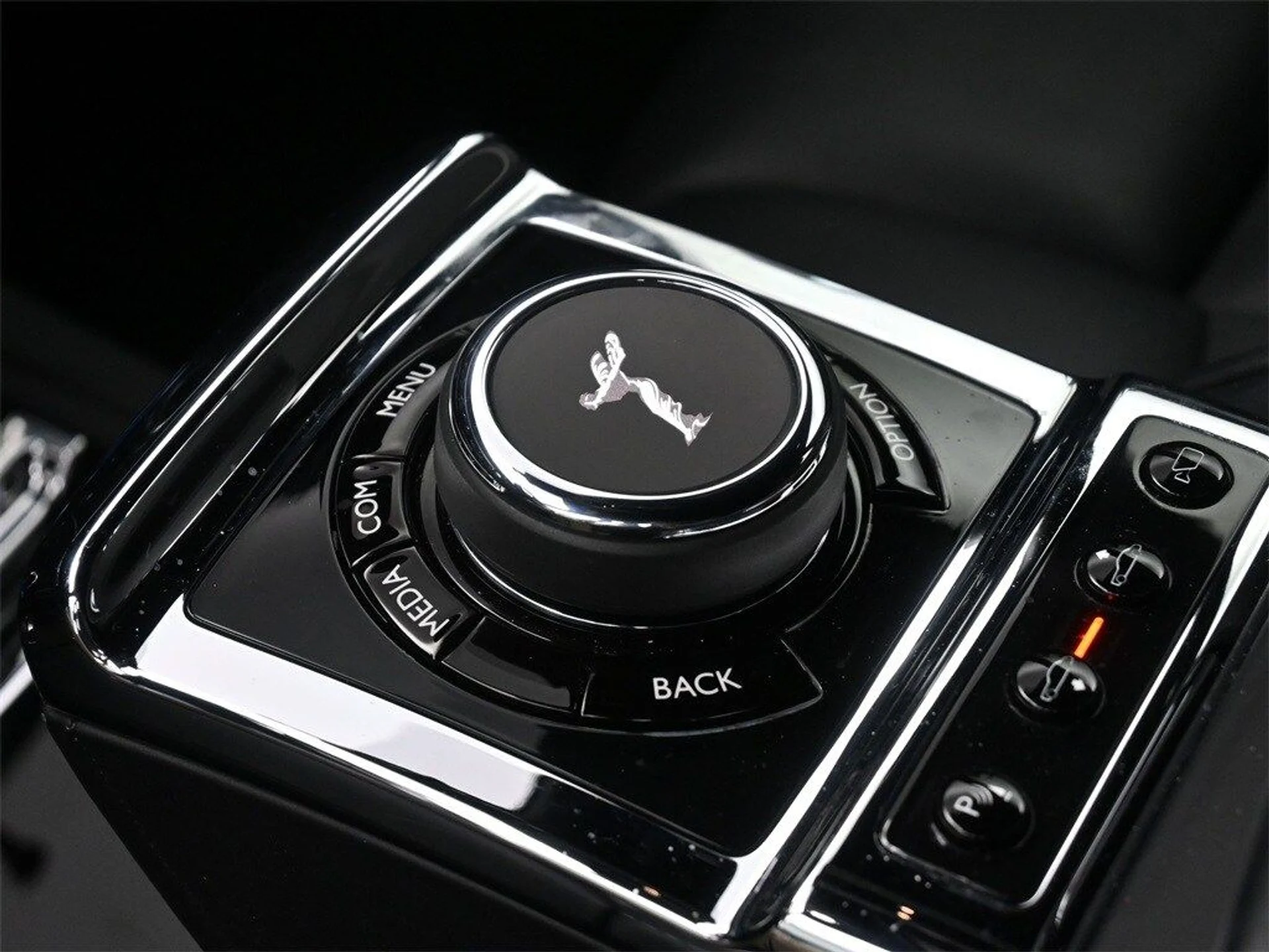 mph018_1935806913_683a365aab890ad4f27b309410dffd43x_eb6be9943d