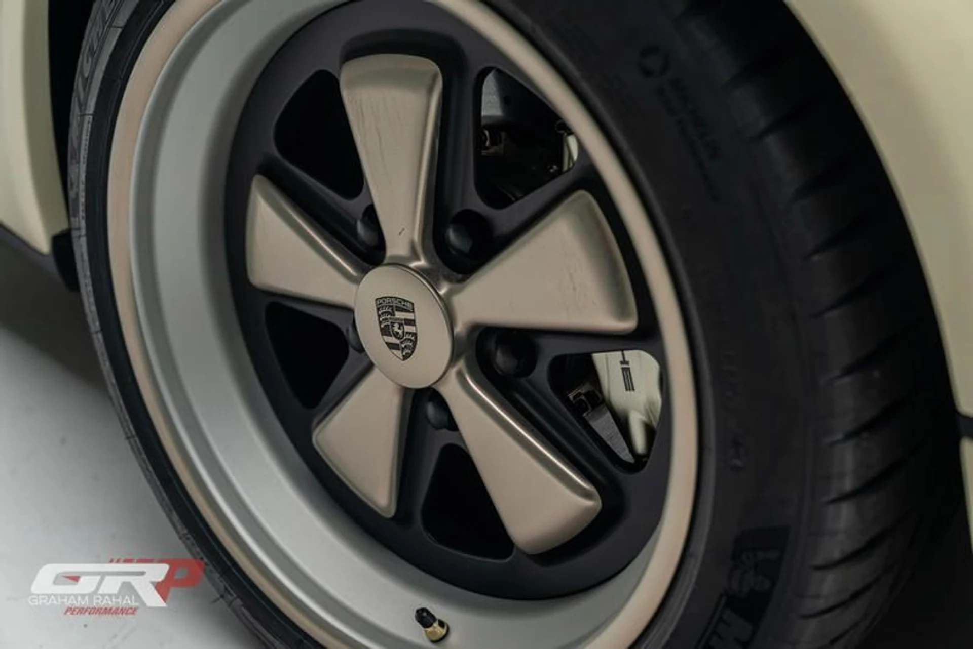 mph018_1953524675_9_C3_DA_40_D_3337_4_DBD_A0_DA_C0195_BB_88_B38_d2246c023d