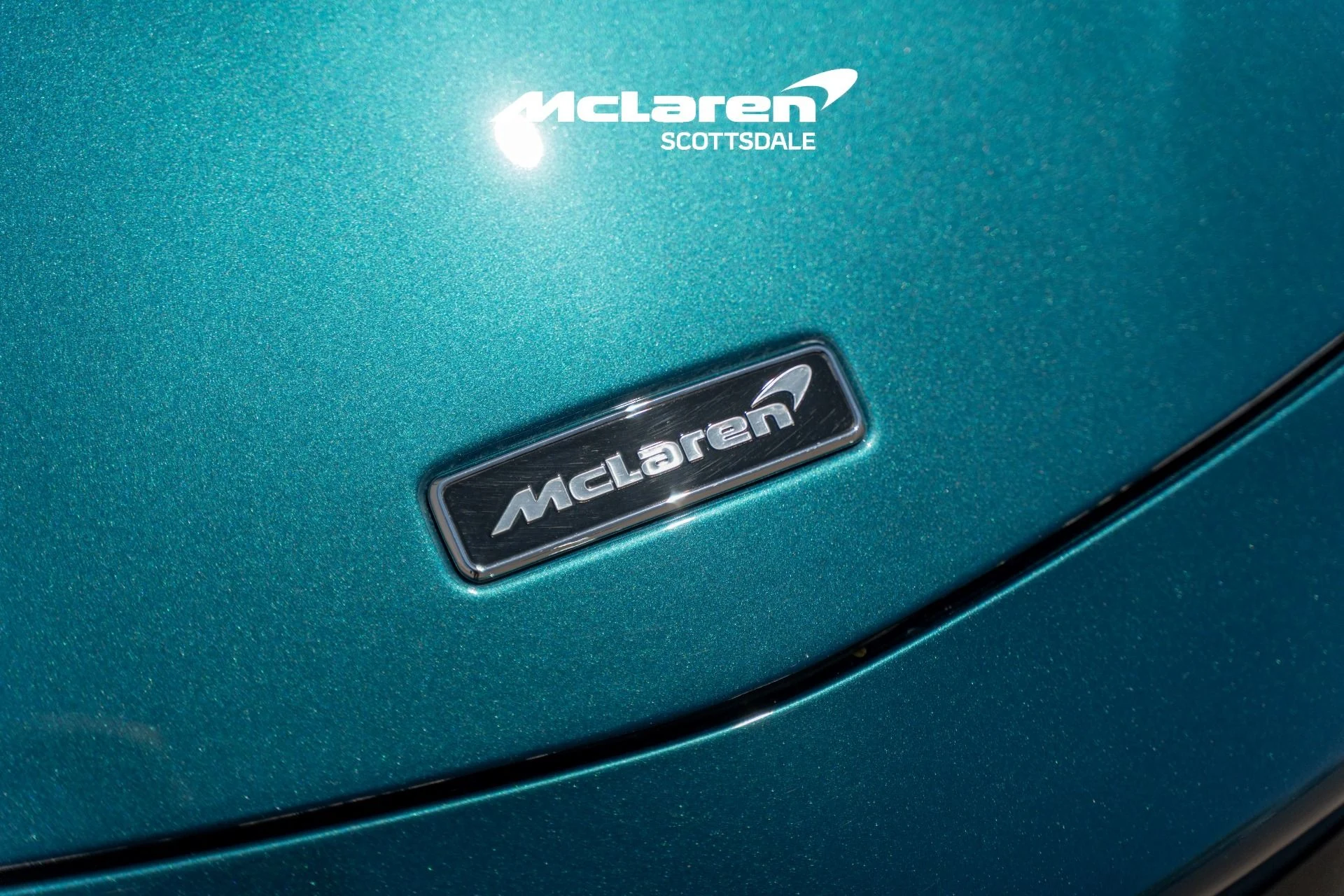 mph018_1960410894_Used_2023_MCLAREN_ARTURA_1780692333_3198f4d64a