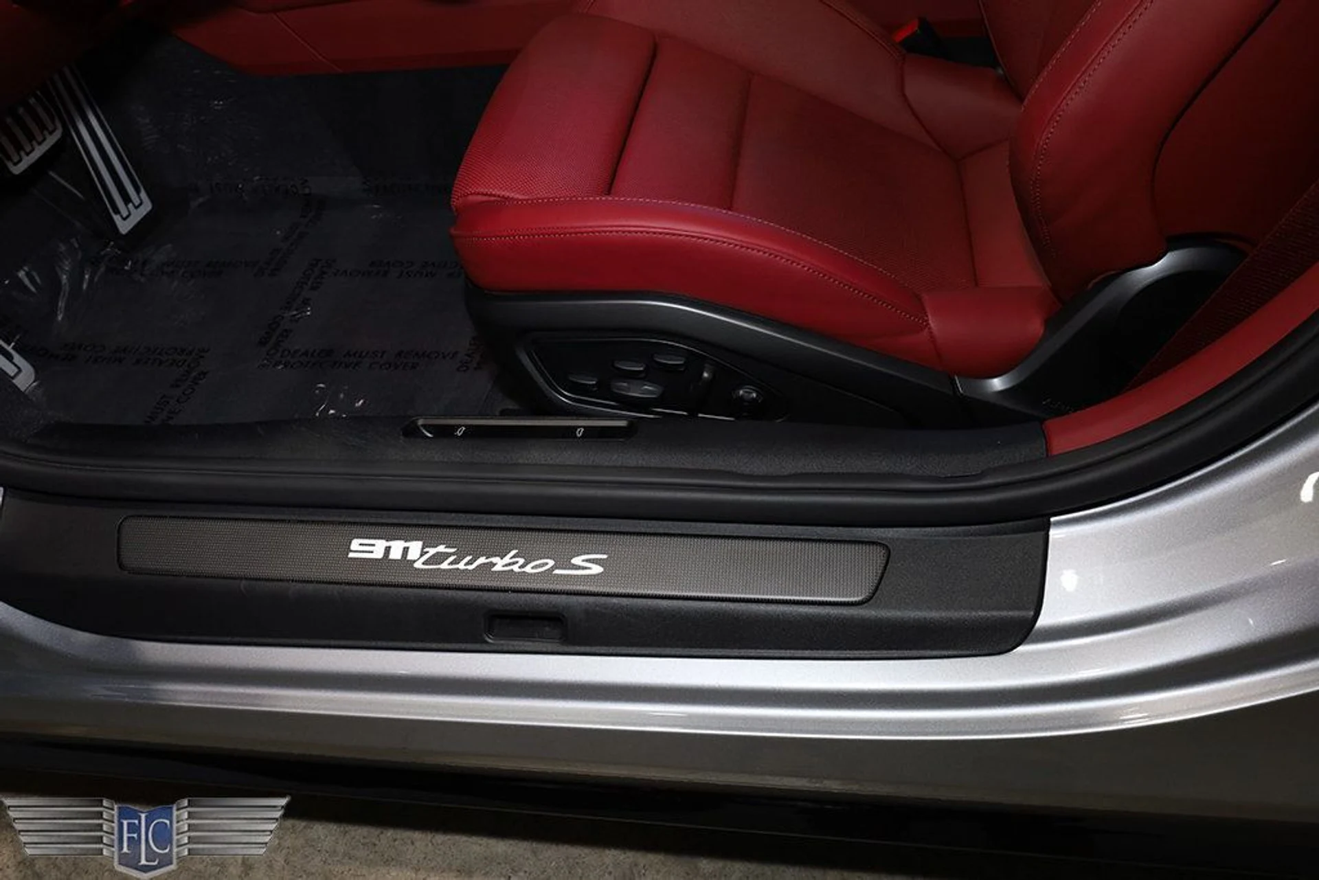 mph018_1964800663_used_2024_porsche_911_turboscabriolet_9689_22937048_19_1024_4b9a1243fd