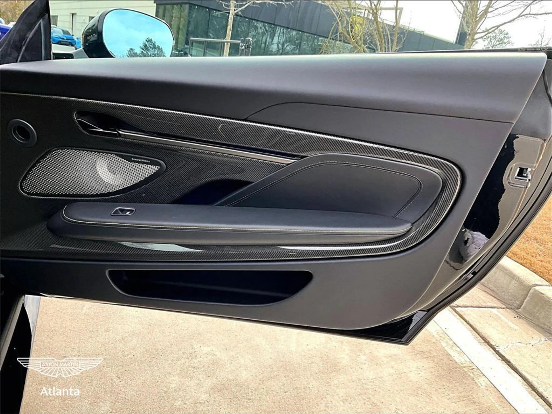 mph018_1967990480_z7j_EQWK_0y_G_BW_6_59v4_Ywit_XMUE_e0fa639e7e