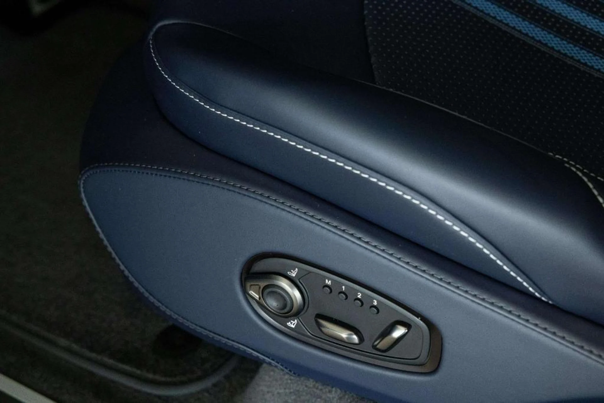 mph018_1968775456_G_Vhzajocz_DB_1r_Lm_NC_e_I4_F20e1_Q_57e6e5019d