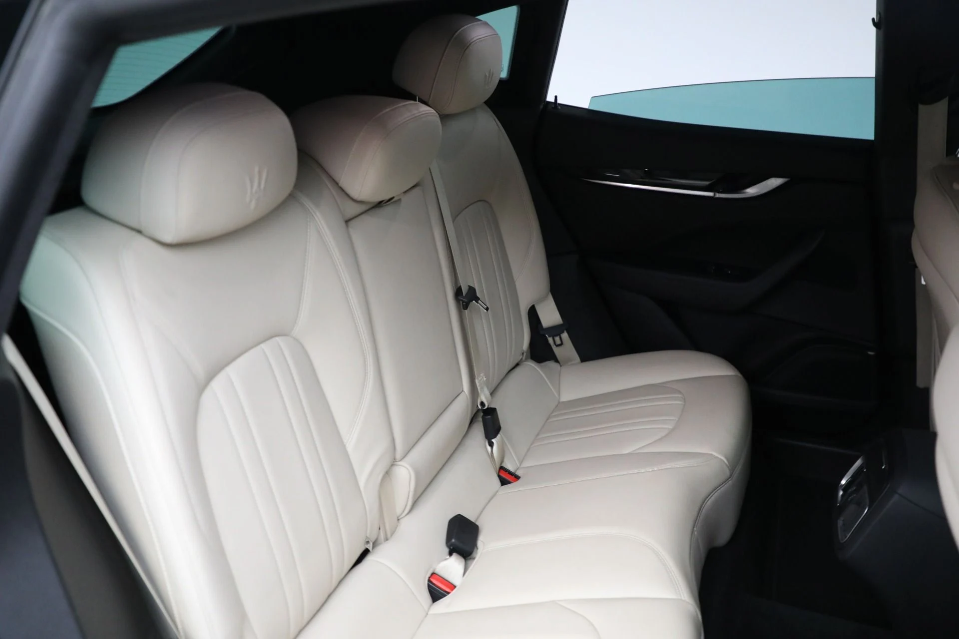 mph018_1971087491_Used_2019_Maserati_Levante_1763071914_30d107d235