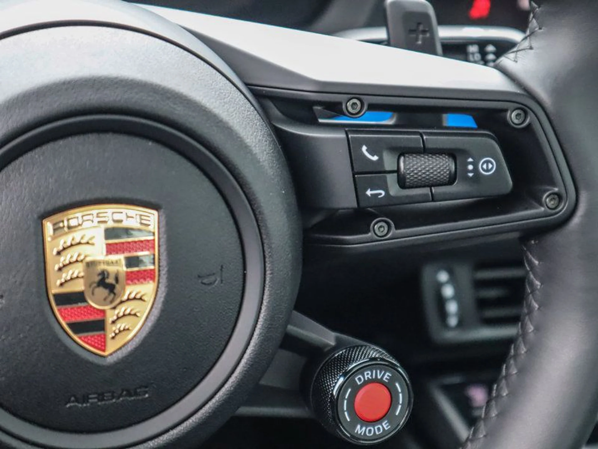 mph018_1972853767_37074231_09466_637f0493228598a048e3a7f59f7e66cb_d0660d6411