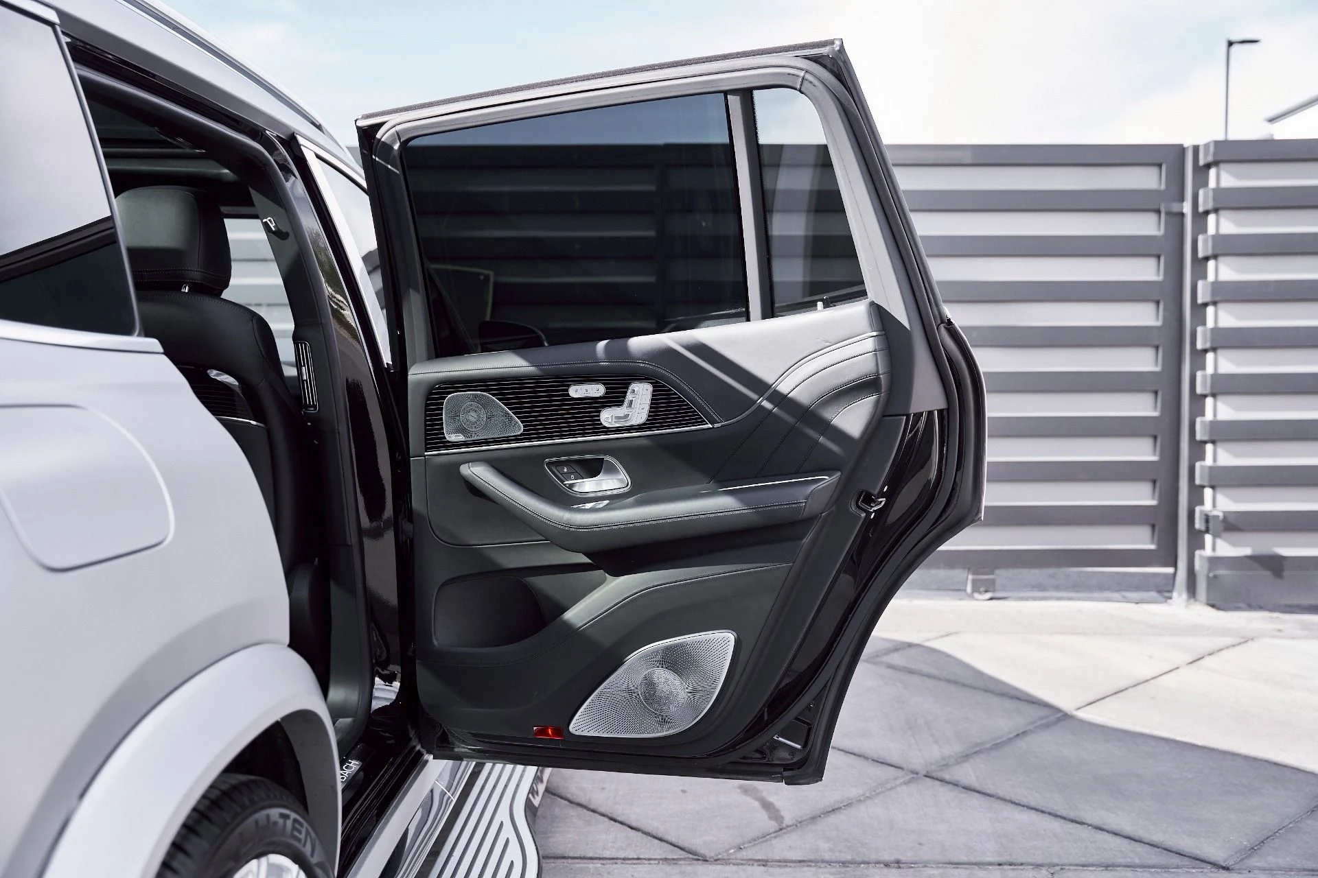 mph018_1976791774_Used_2021_Mercedes_Benz_GLS_Maybach_GLS_600_1768358341_b8491ee0fb