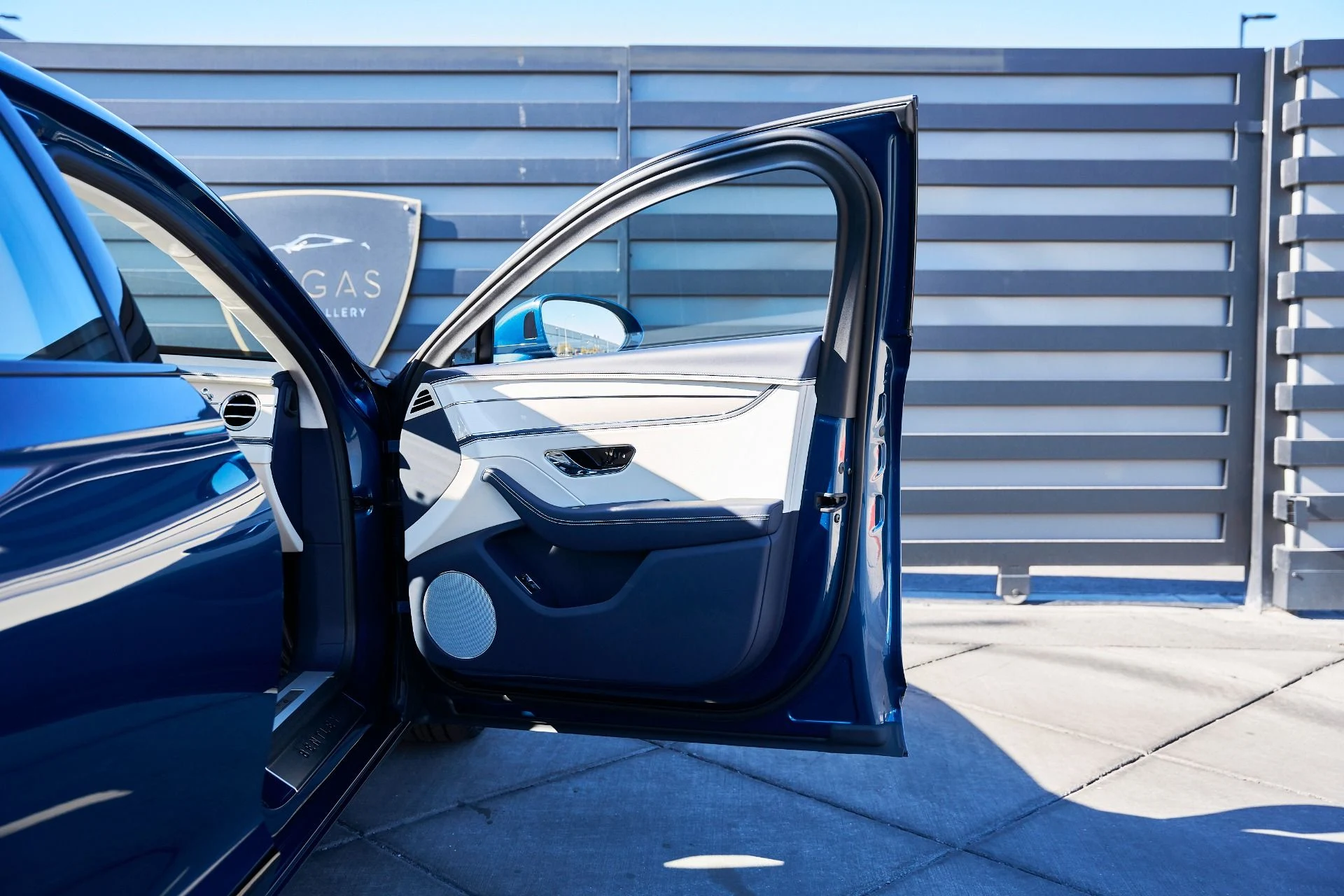 mph018_1977250962_Used_2024_Bentley_Flying_Spur_Mulliner_V8_1768876555_0a2e6dcace