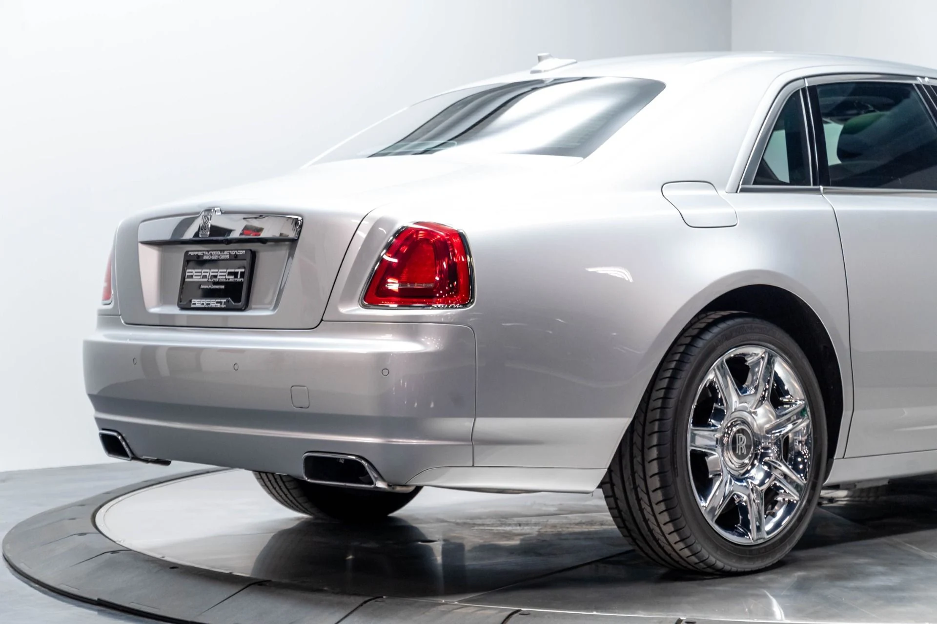 mph018_1978788034_Used_2012_Rolls_Royce_Ghost_1778014944_f7a1fa68b0