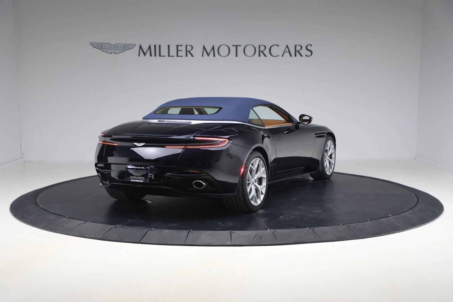 mph018_1992373071_Used_2019_Aston_Martin_DB_11_Volante_1770764888_2d269b6799