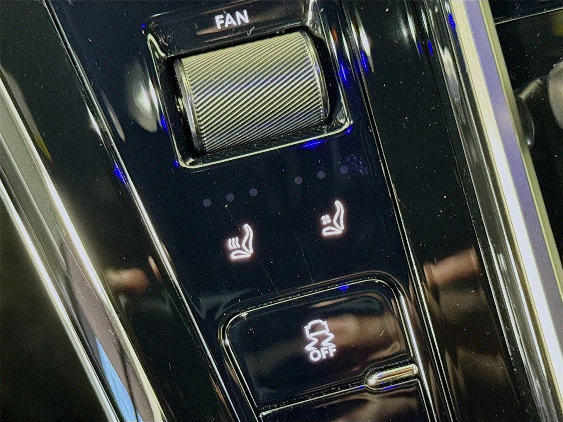 mph018_1993655493_99a2dde17ba945a82b3c8b3fd8d0516dx_e3a2995bc6