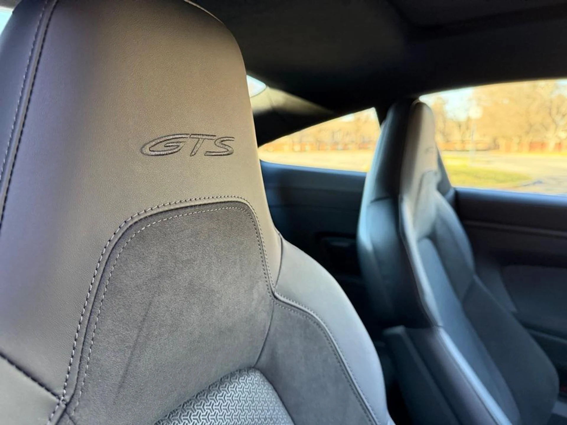 mph018_1994913741_b_e_Du_V41yb_Wxnyr_b_Y_Gr9wn_F_Qx_E_77e298767f