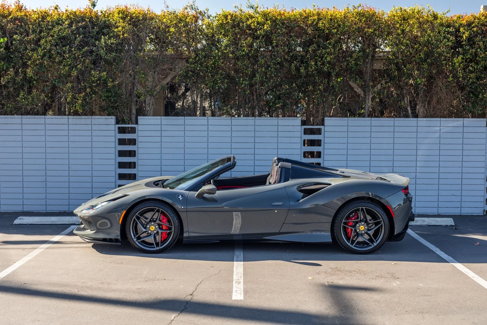 mph018_2002258939_Used_2023_Ferrari_F8_Spider_1736988442_1388eebc41