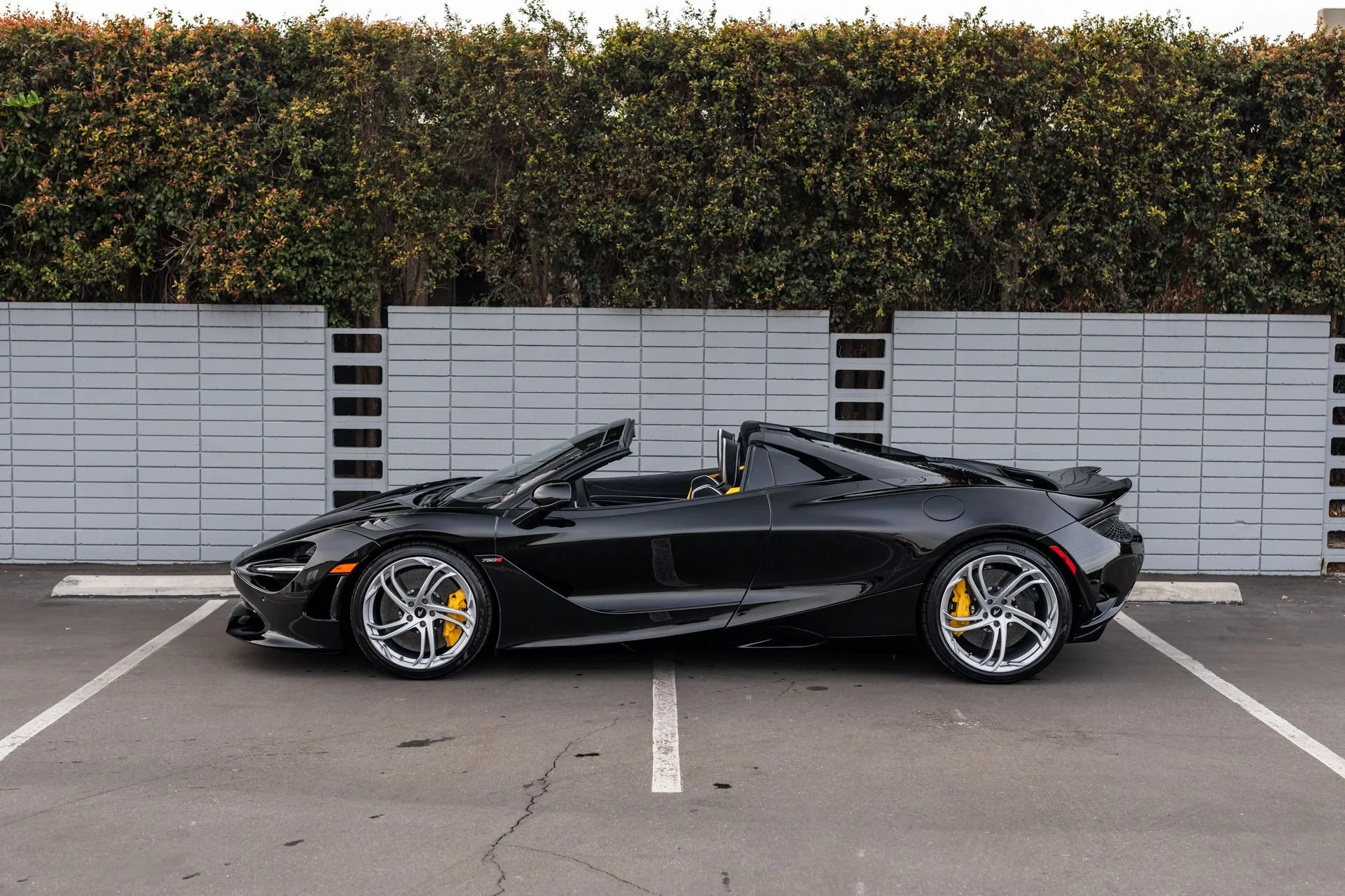 mph018_2004291301_Used_2024_Mc_Laren_750_S_Spider_1781806611_c2fc8fca25