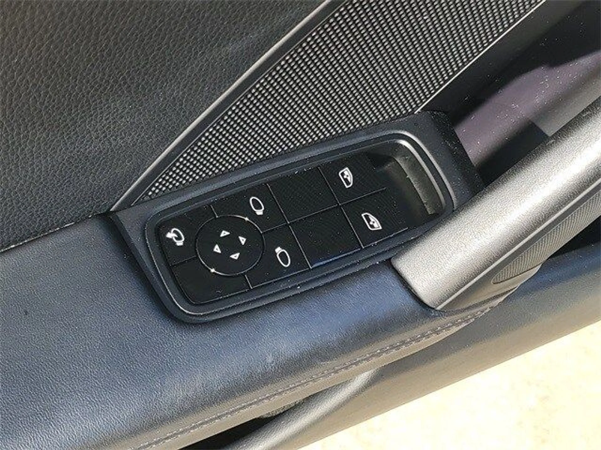 mph018_2004887760_1fccc388b25704b8998401917574e670x_24a7531c51