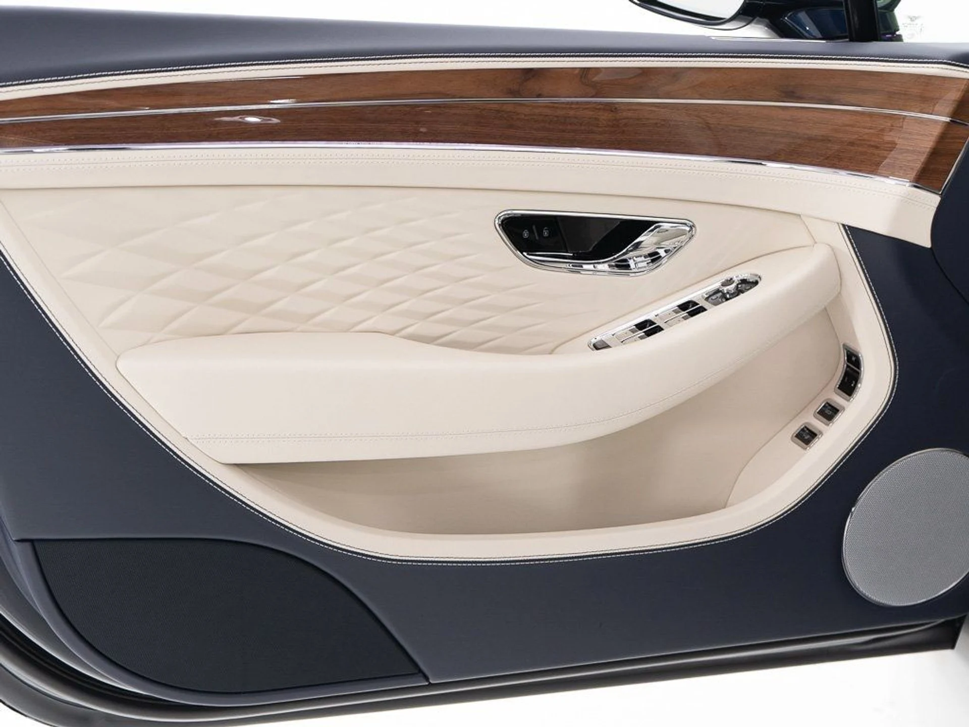 mph018_2005665978_caf039e7fd0021832ddaaa36cc725956_bdfb6a0da0