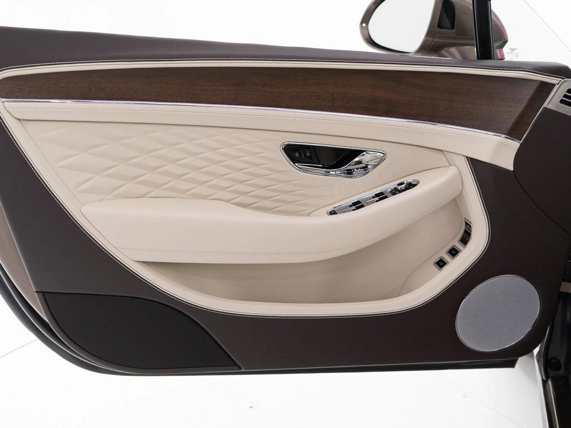 mph018_200618007_74e22eeae39110f925db79b270a55b80_c94c907dcf