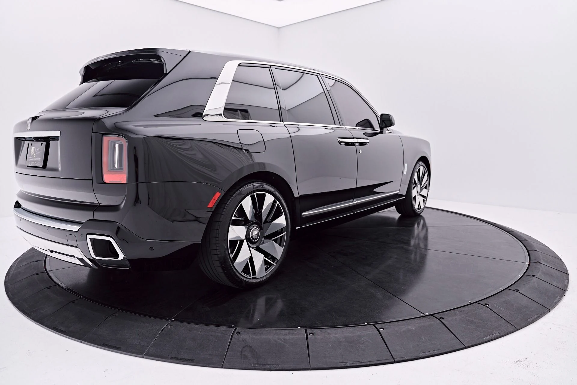 mph018_2010481774_Used_2025_Rolls_Royce_Cullinan_1786122764_0bf4b53b89