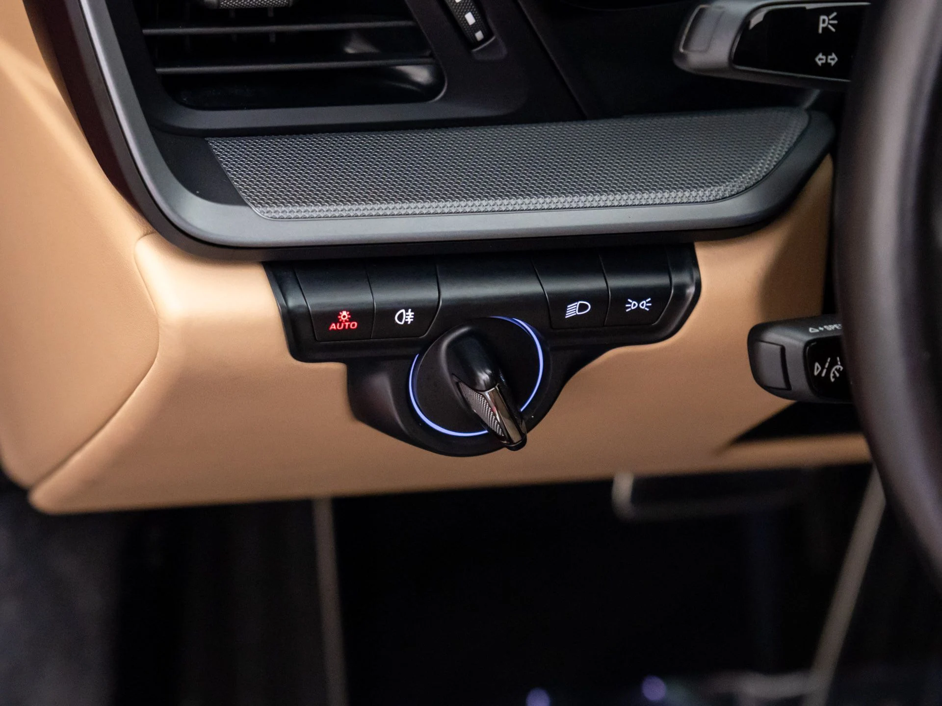 mph018_2011270350_d2ba32f567b49281c8969272b2989f8cx_10da2be0ca