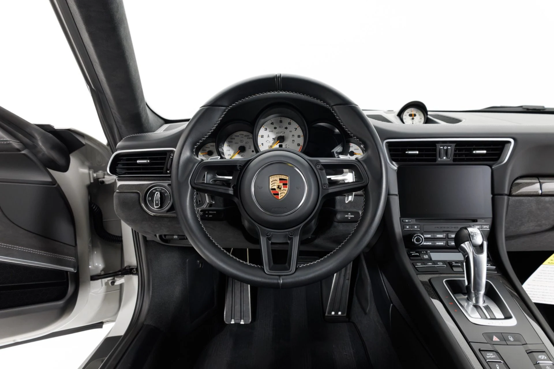 mph018_2011784596_Used_2018_Porsche_911_GT_3_1782944818_11c9ab9d47