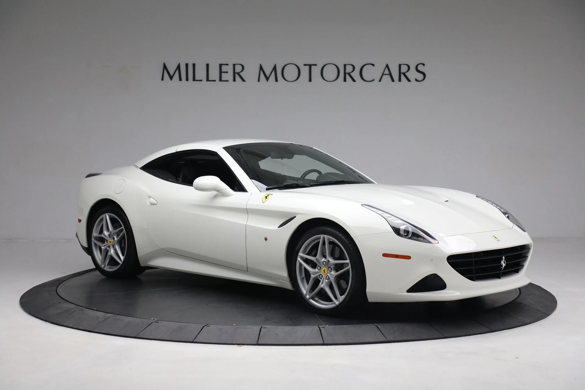 mph018_2015219779_Used_2017_Ferrari_California_T_b0e1cec838