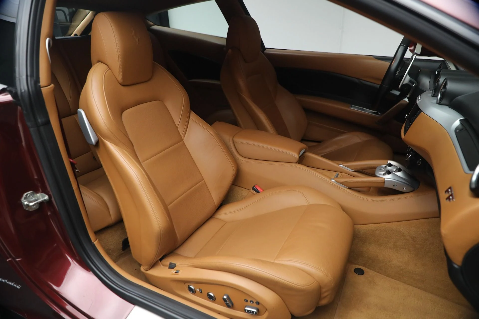 mph018_201650473_Used_2012_Ferrari_FF_1765920429_48f726898f