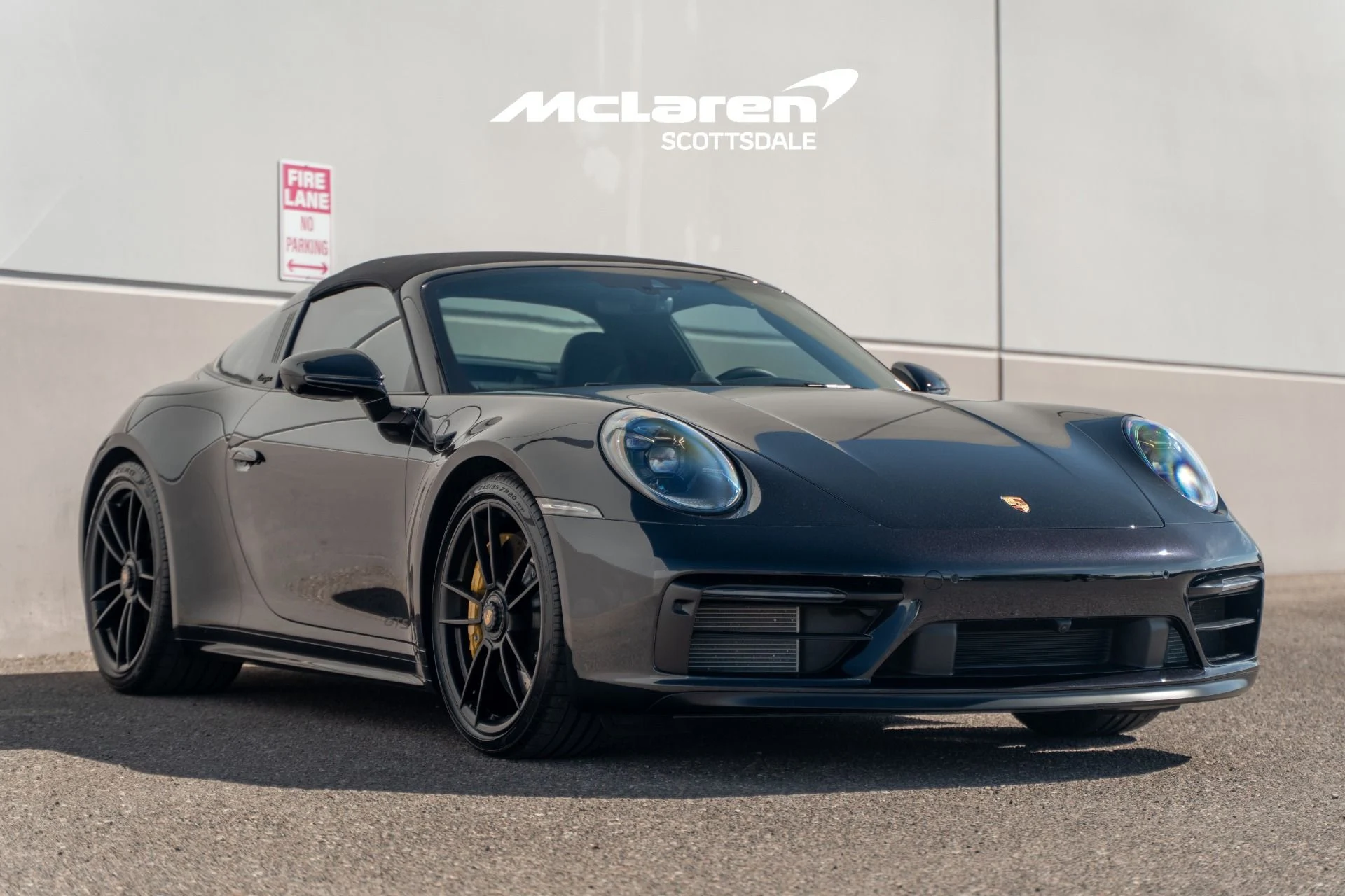 mph018_2021513137_Used_2024_PORSCHE_911_1775537558_7ad0543b56