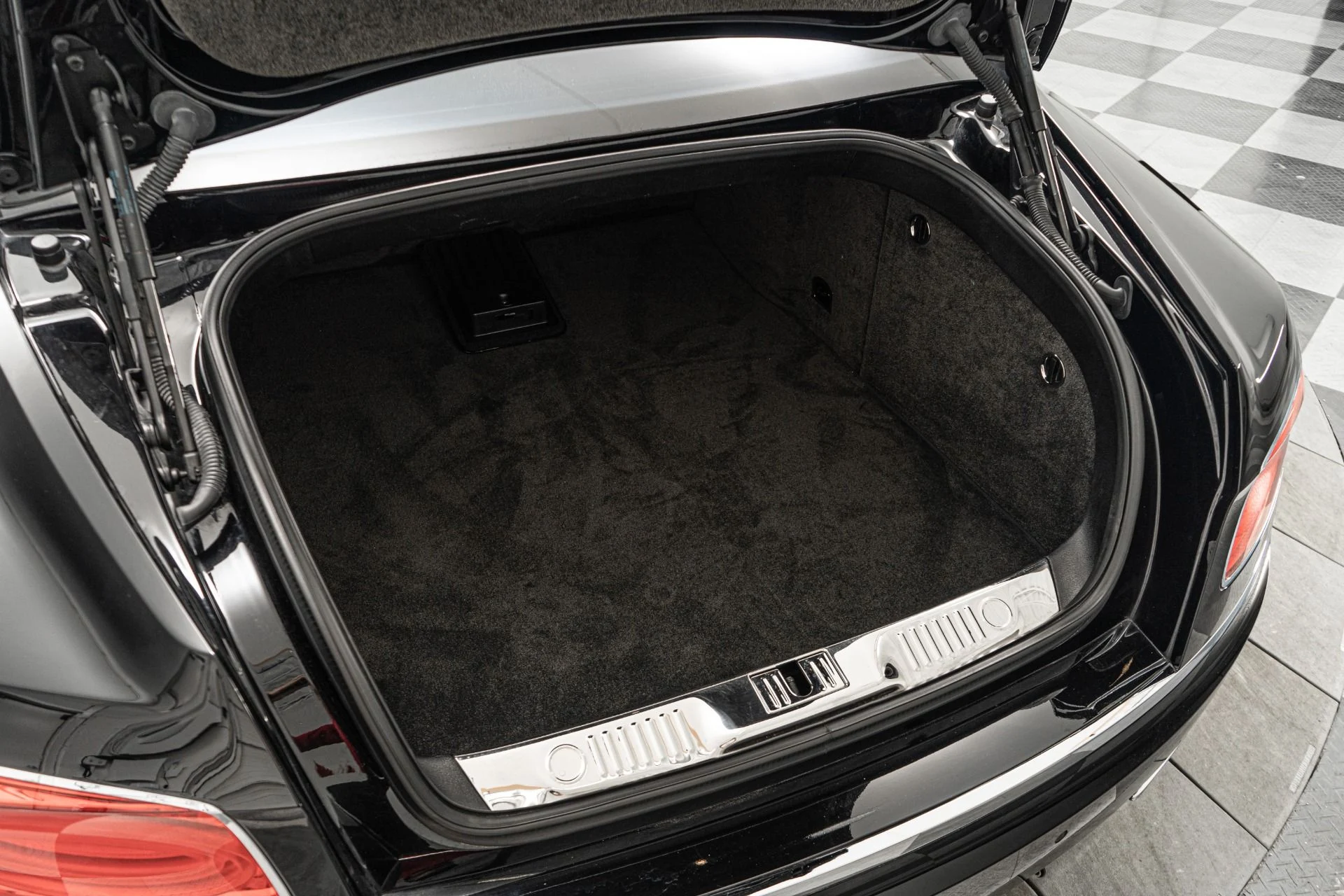 mph018_2025235002_Used_2015_Bentley_Flying_Spur_W12_21_Inch_Wheels_Front_and_Rear_Heated_and_Ventilated_Seats_1759873235_3cde85eb31