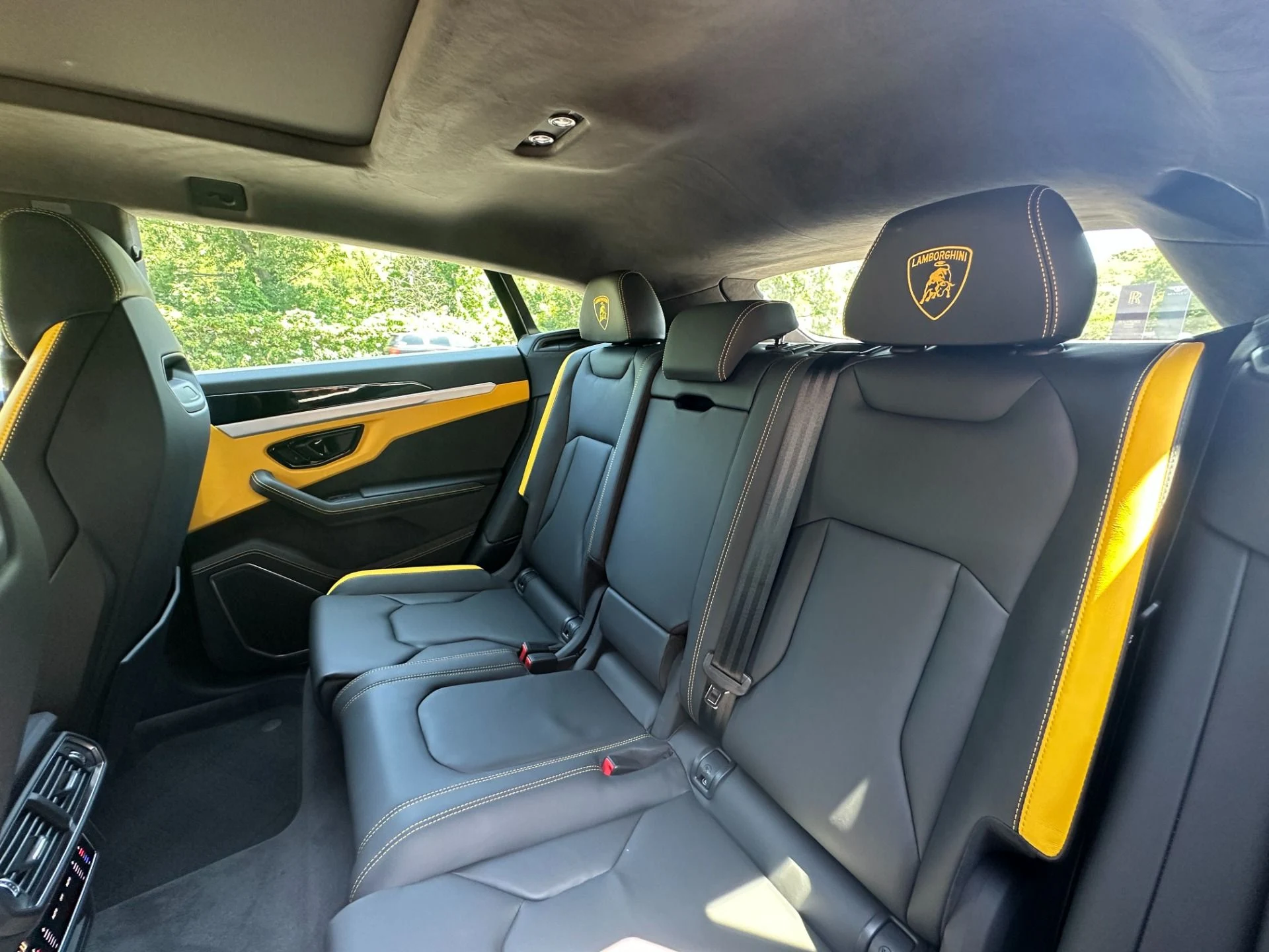 mph018_2030702042_Used_2026_Lamborghini_Urus_SE_1783720124_d9f70f7fda