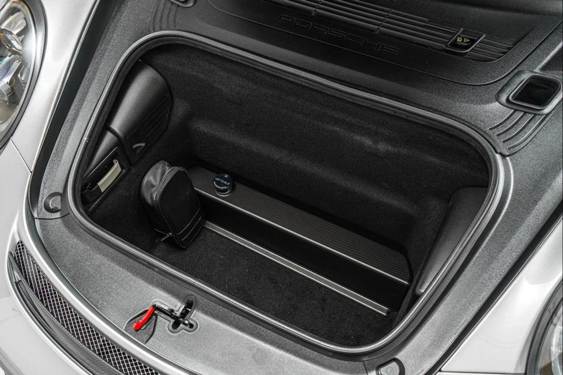 mph018_2040487351_1_G3_L85_C3zna_KDE_5e1y_A_Rmk_Uv_F_c_e2de6023d8