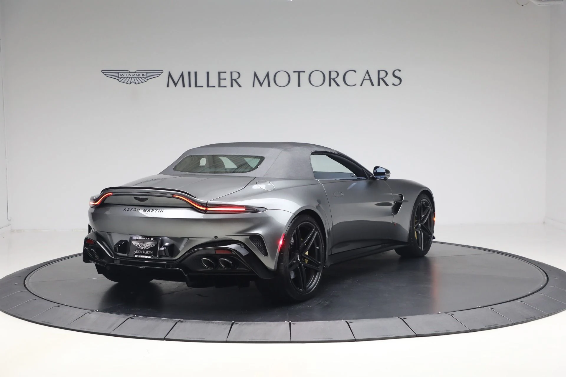 mph018_2045262075_New_2026_Aston_Martin_Vantage_S_Roadster_1787407546_1bb9355b8b