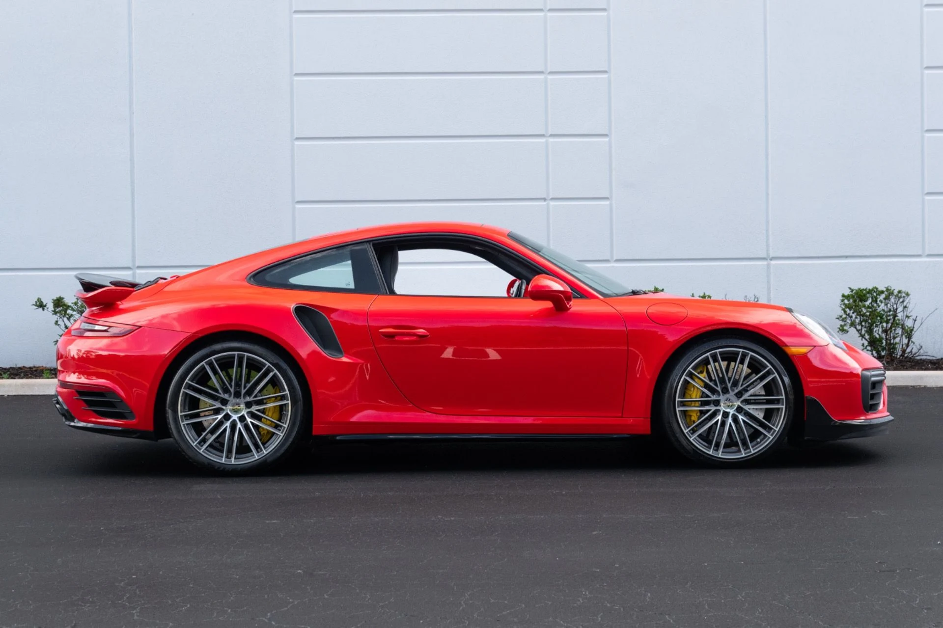 mph018_2045434137_Used_2019_Porsche_911_Turbo_S_1778703319_90a8804f6d