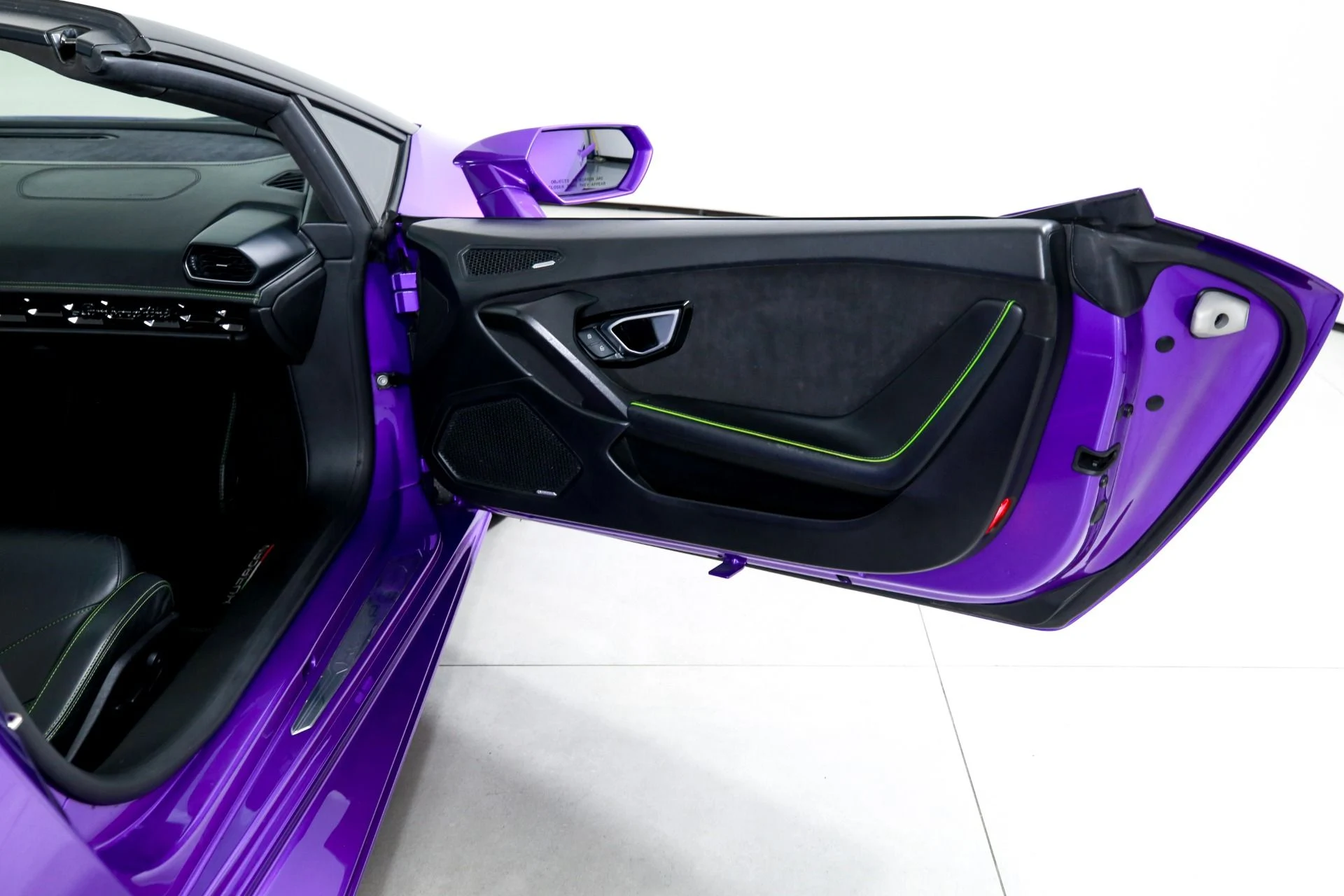 mph018_2047008548_Used_2020_Lamborghini_Huracan_EVO_Spyder_1782837531_43db3d52d1