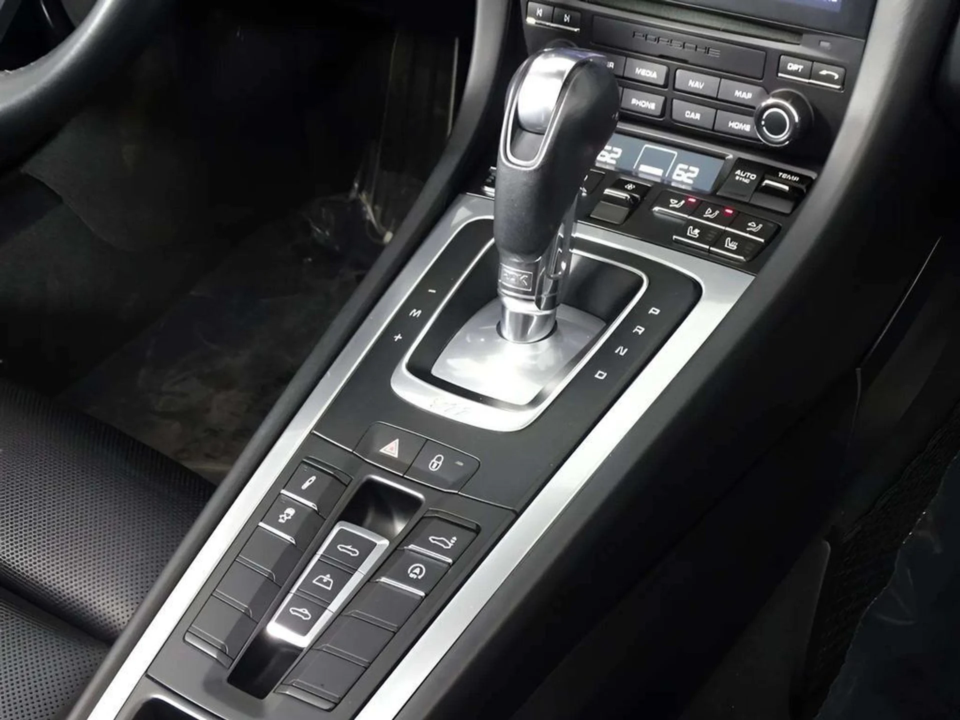 mph018_2049540442_42ez1tmvdgdyqjlpokp4k8b978nj_adada3ba0f