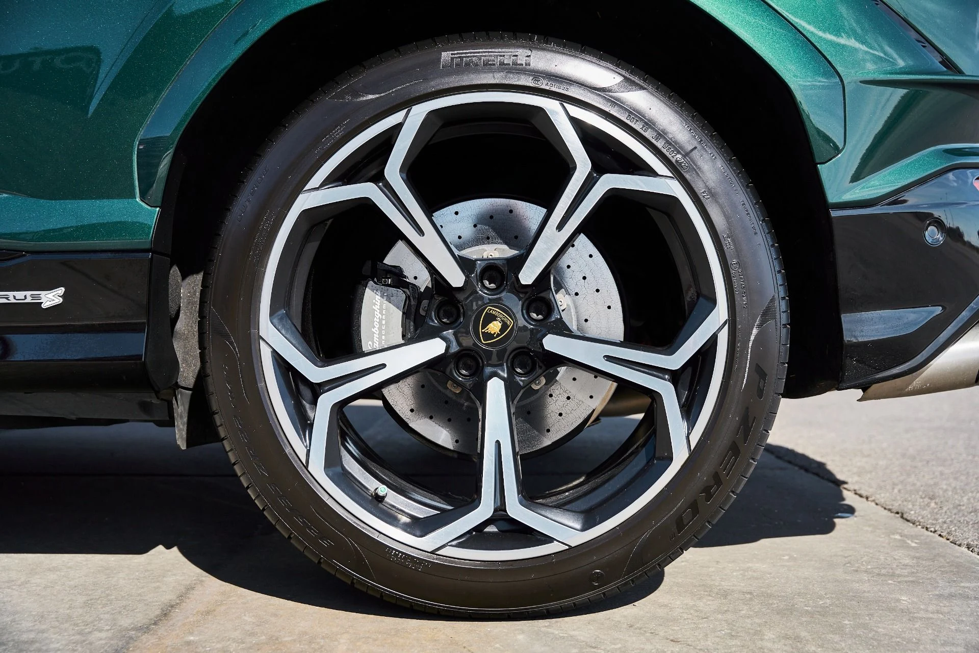 mph018_2060454453_Used_2023_Lamborghini_Urus_S_1771891283_46ace24945