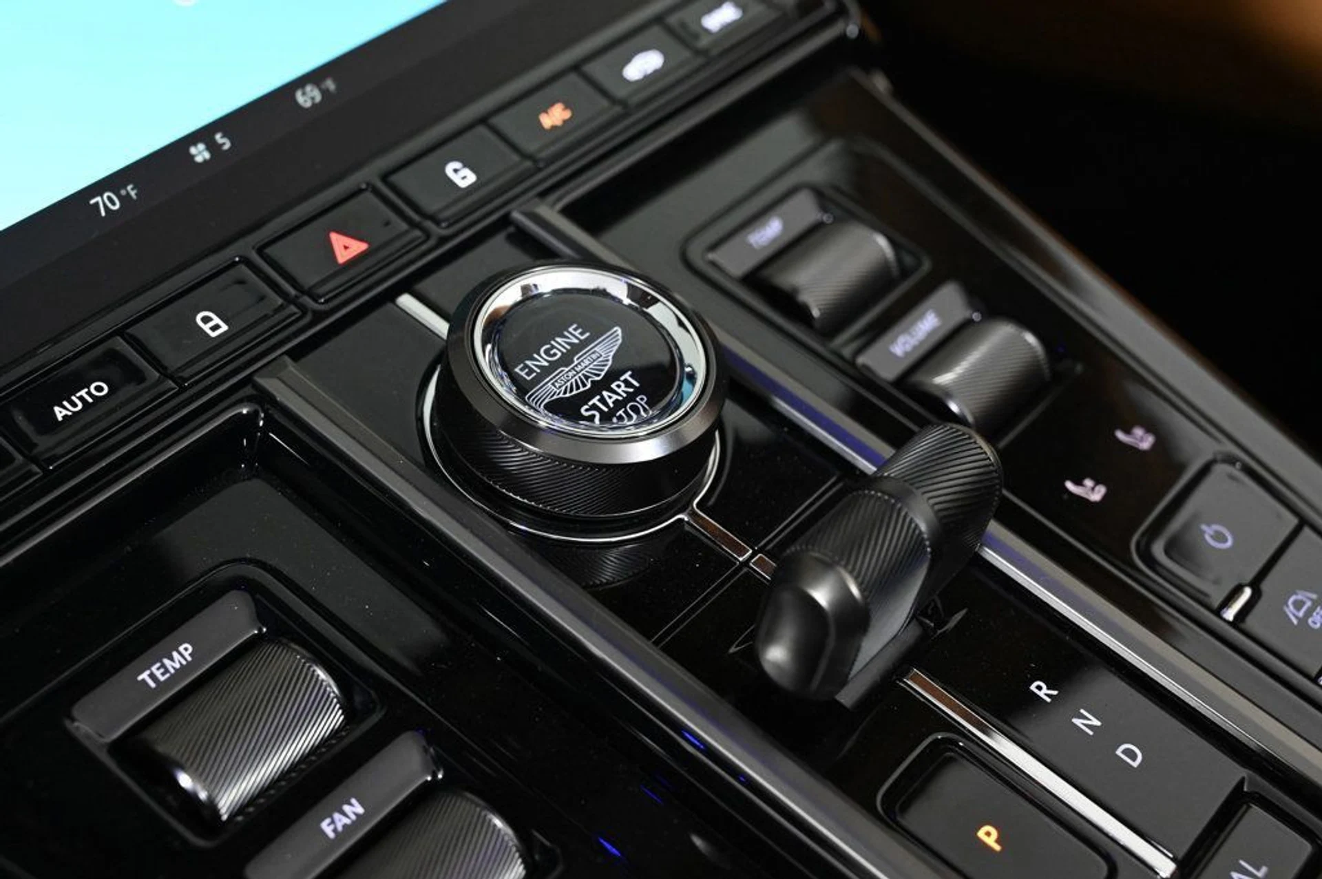 mph018_2062352478_used_2026_aston_martin_vantage_11350_22923178_18_1024_34f9f8cbf3