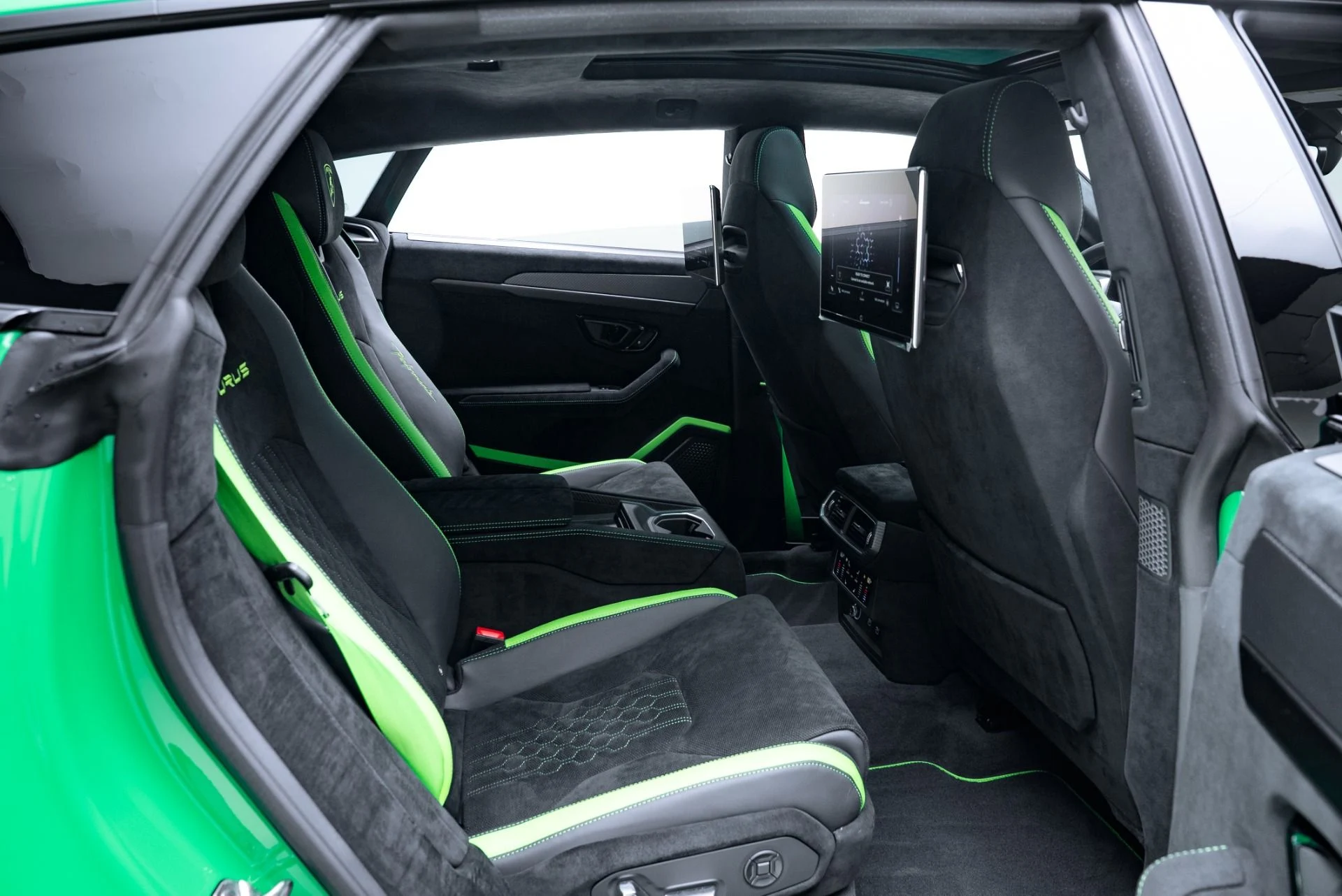 mph018_2063634755_Used_2023_Lamborghini_Urus_Performante_1776122836_d829c6bfbc