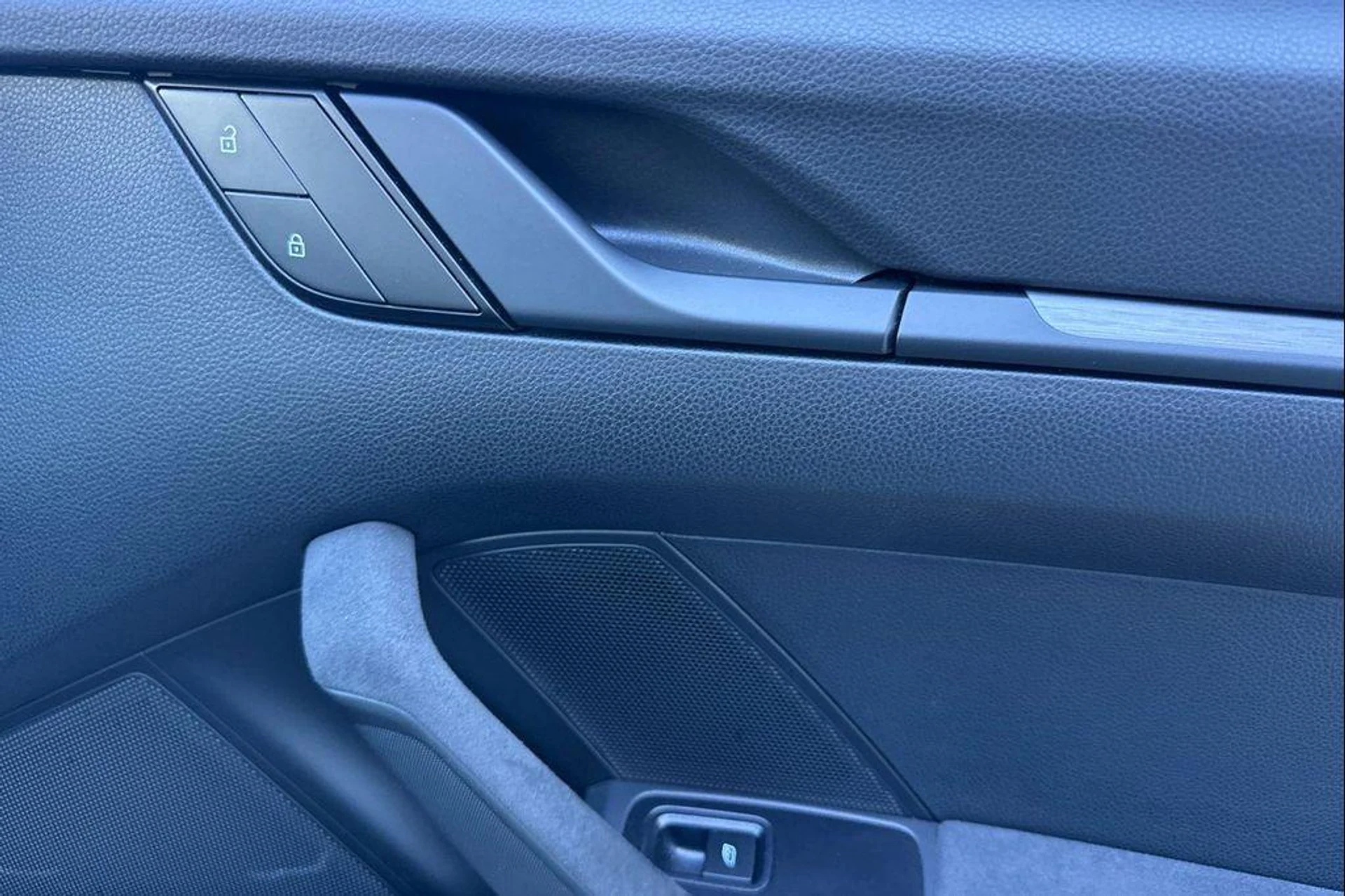 mph018_2066865300_j2a_Q_Yc_Xzb_Hdw_F_Hn_M_Xc_Npq5i5c_Vo_c389cff99d