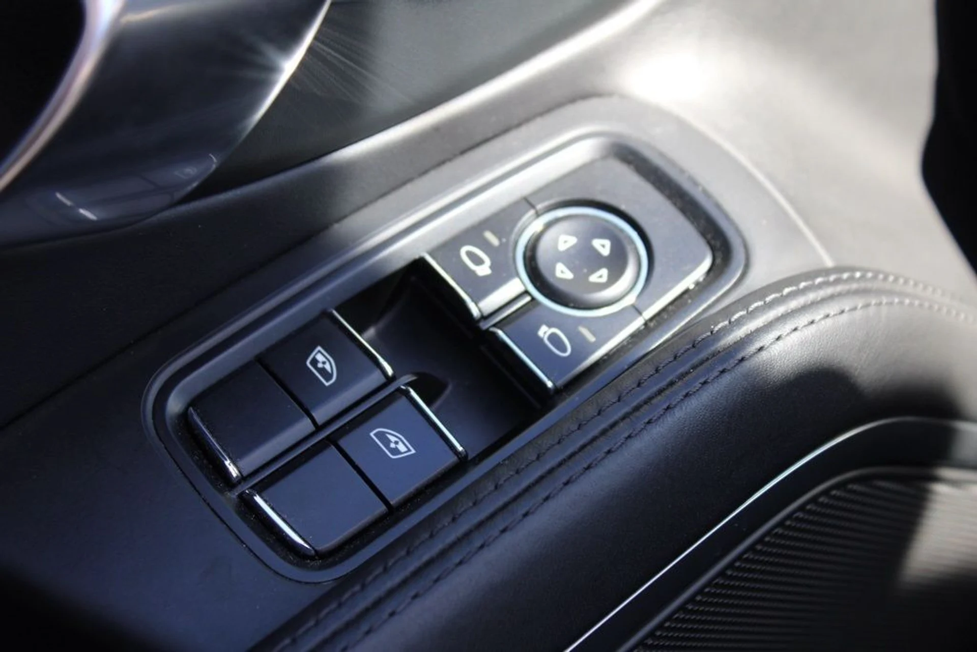 mph018_2067483633_f1f48b06e63b652c2d872228314941e1_9a215bf31a