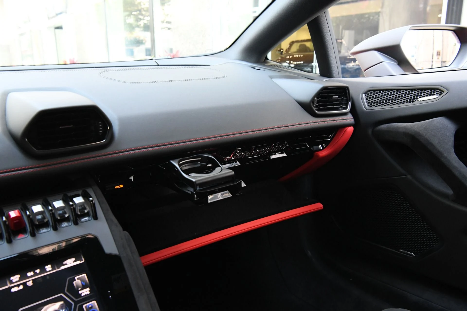 mph018_2068831043_Used_2023_Lamborghini_Huracan_Sterrato_1757705661_8ba0cf1161