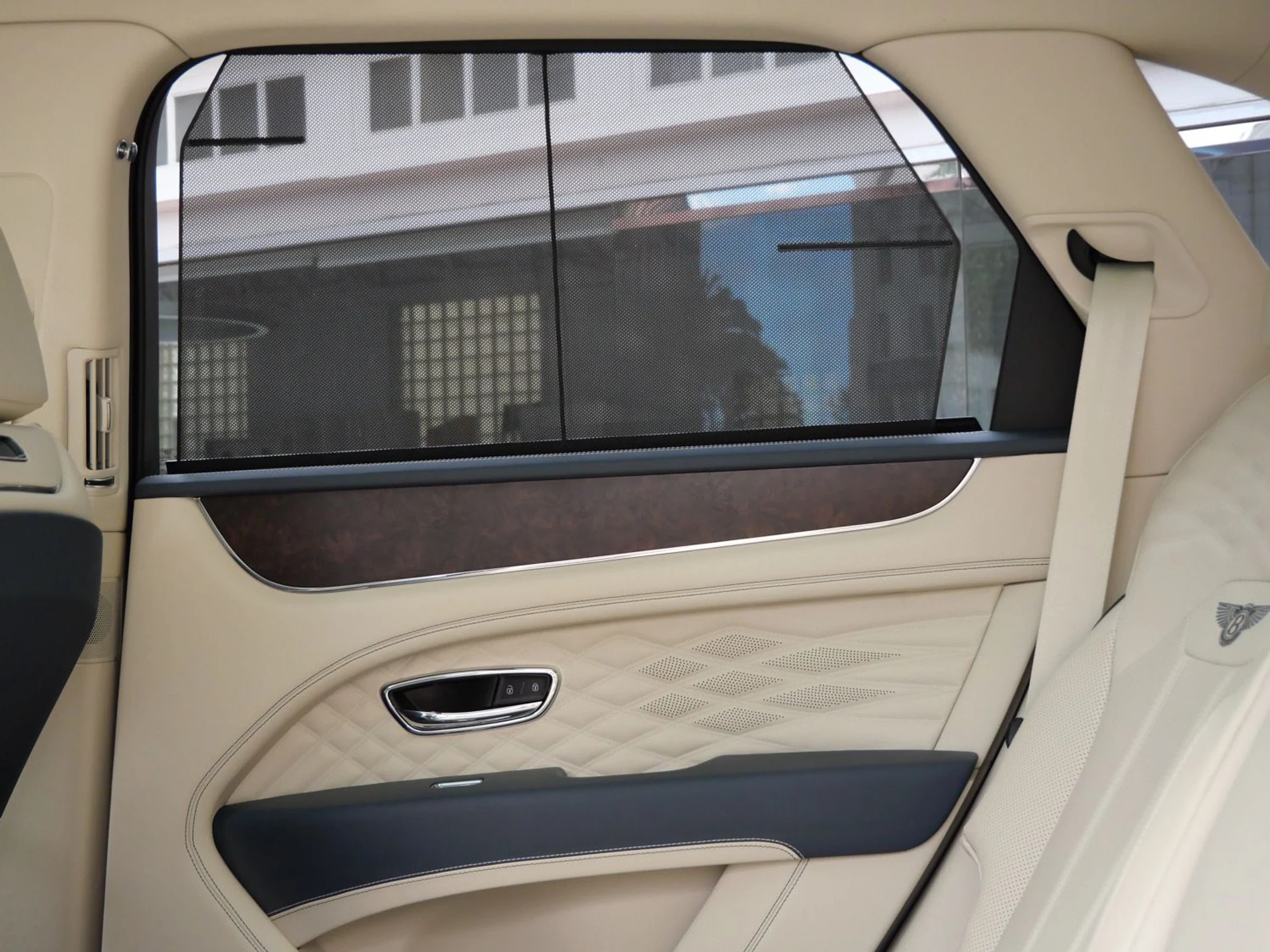 mph018_2069738921_93b0a5fe59268c83a205bdd7094d2e47x_983817063c