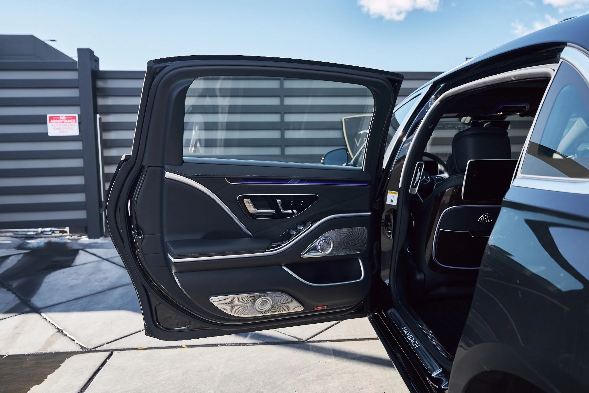 mph018_2070059658_Used_2025_Mercedes_Benz_S_Class_Maybach_S_580_1769305274_34e9536b50