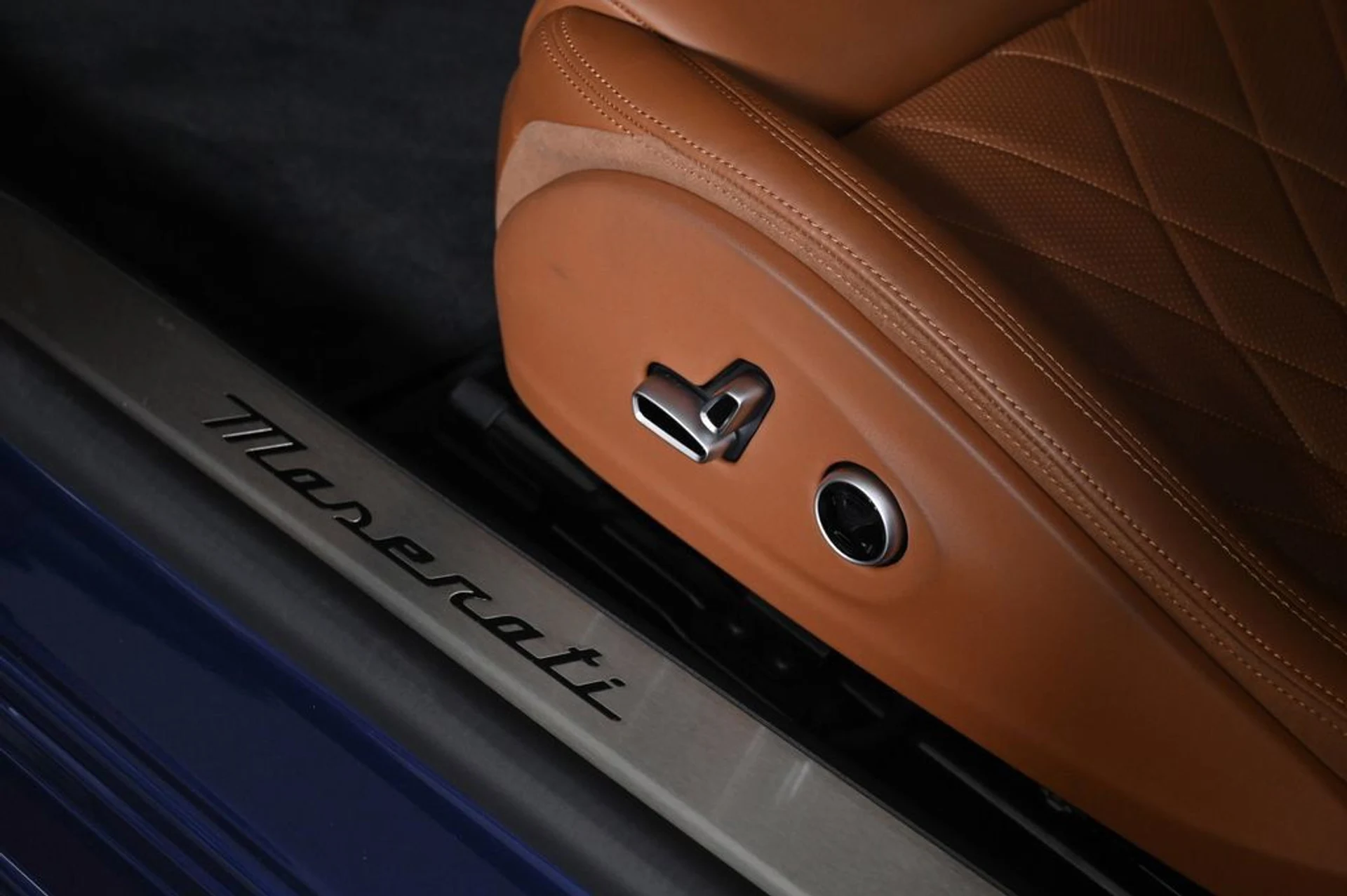 mph018_2071679594_new_2026_maserati_grancabrio_convertible_11350_23008816_19_1024_0157f08d5e