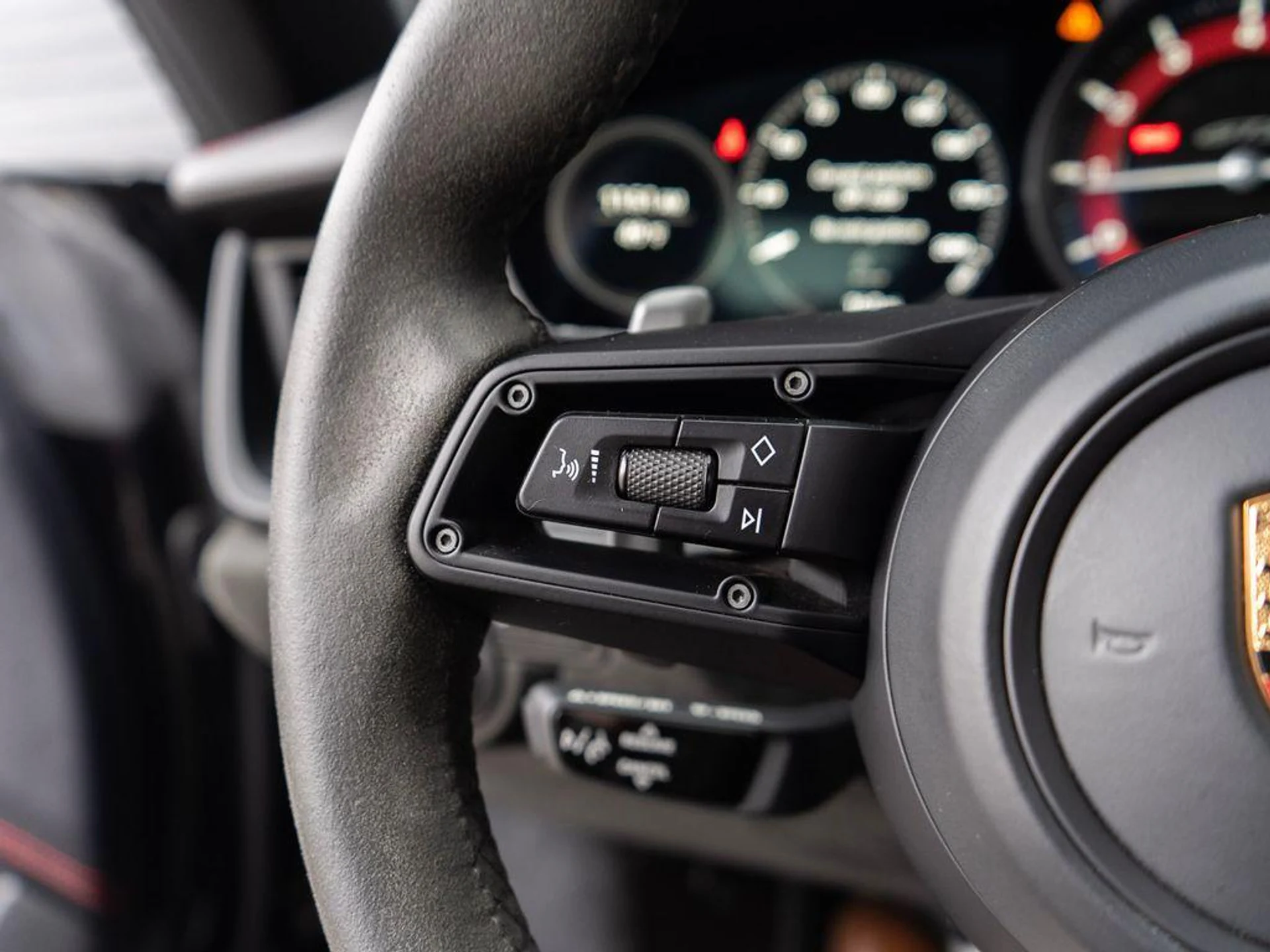 mph018_2078448647_r8_SA_3a3_Cs7_J8_M1_RS_2_Qr5u_T_Bqskc_263fab3898