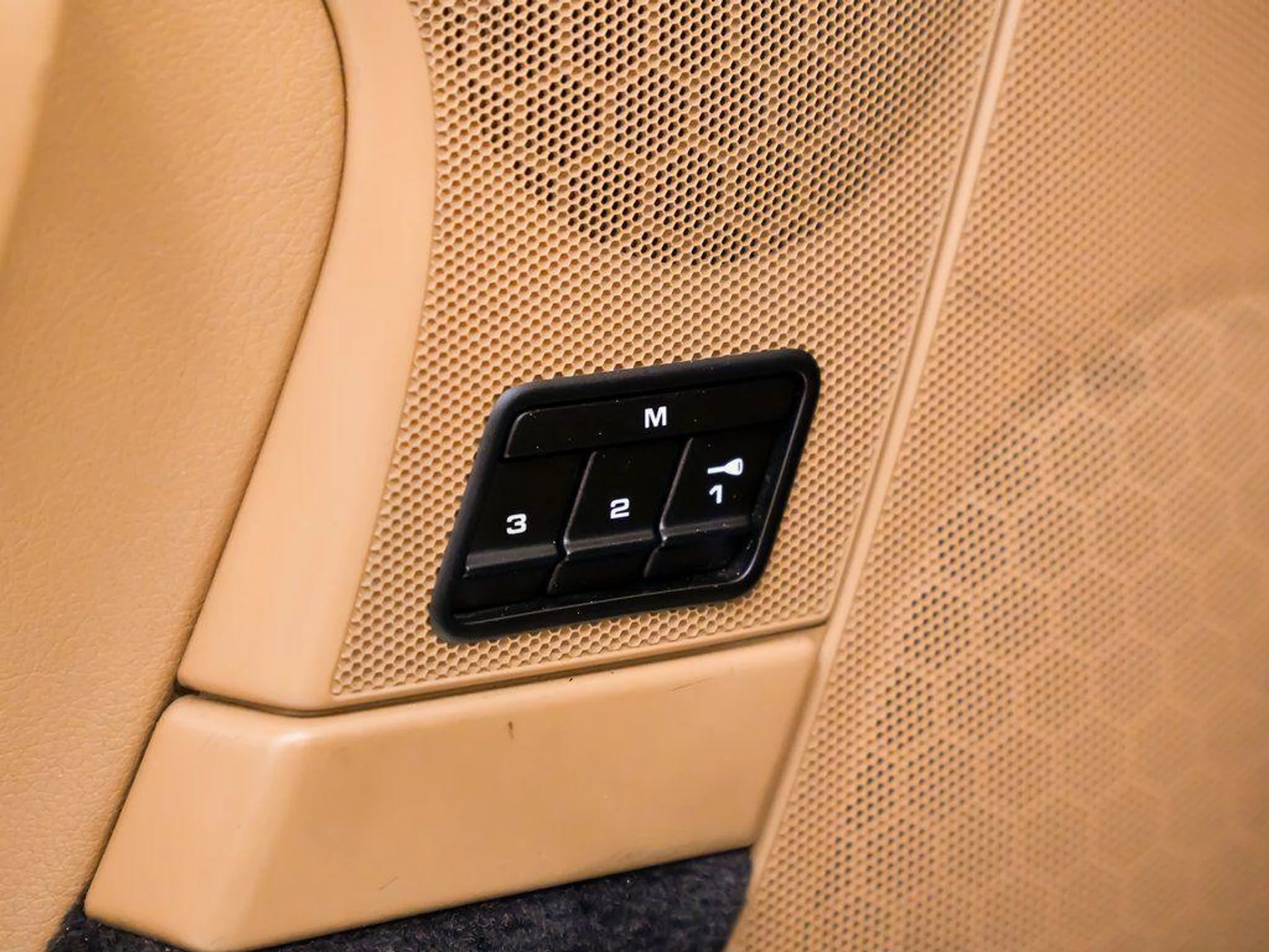 mph018_2080591617_CH_Os_U_s_A_Ui_Flr_Pvidx9_M84_Iigtw_c88486ea39