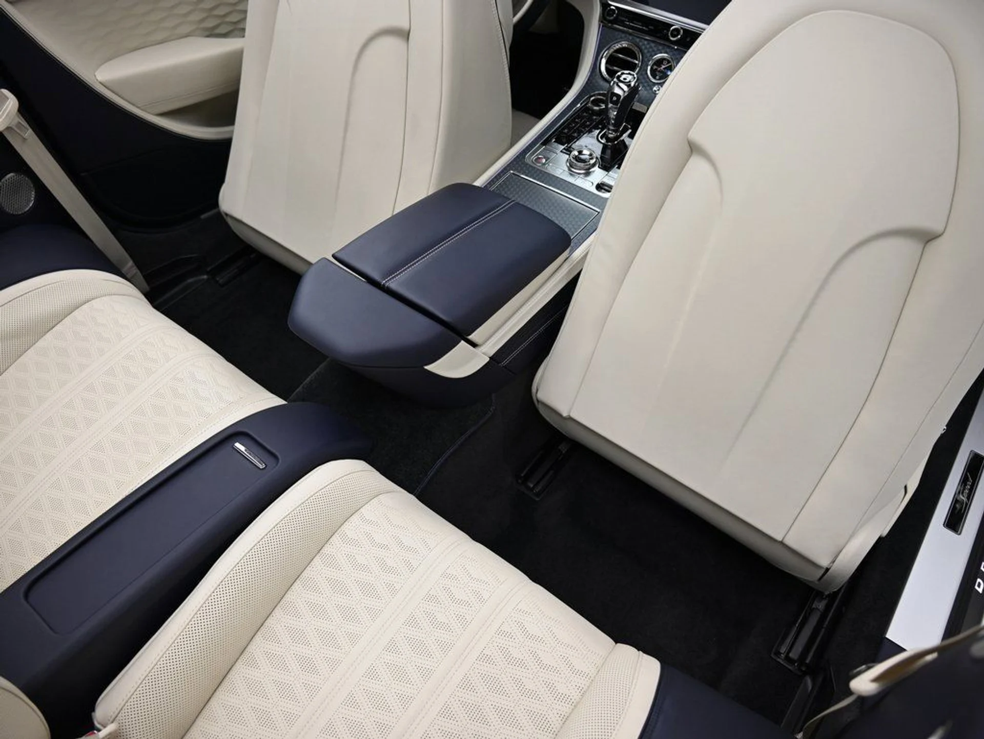 mph018_2085754440_b85eda54ba44493489b15c988540e174_f291737b30