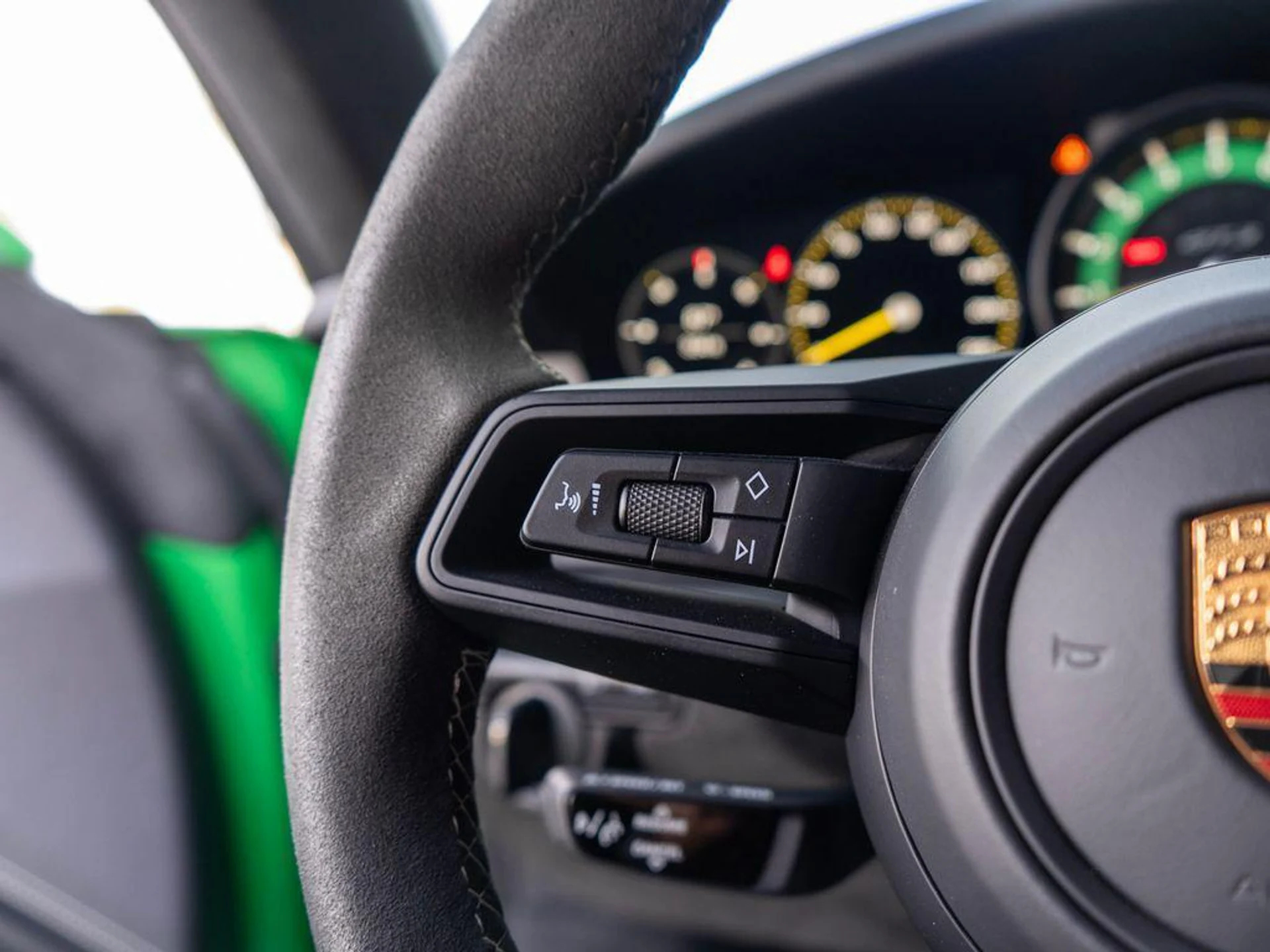 mph018_2085934357_NVQ_Yu_X9v_Asj_S5_P_Ab1_Z9_Sx_Shb_V8_Y_204c191296