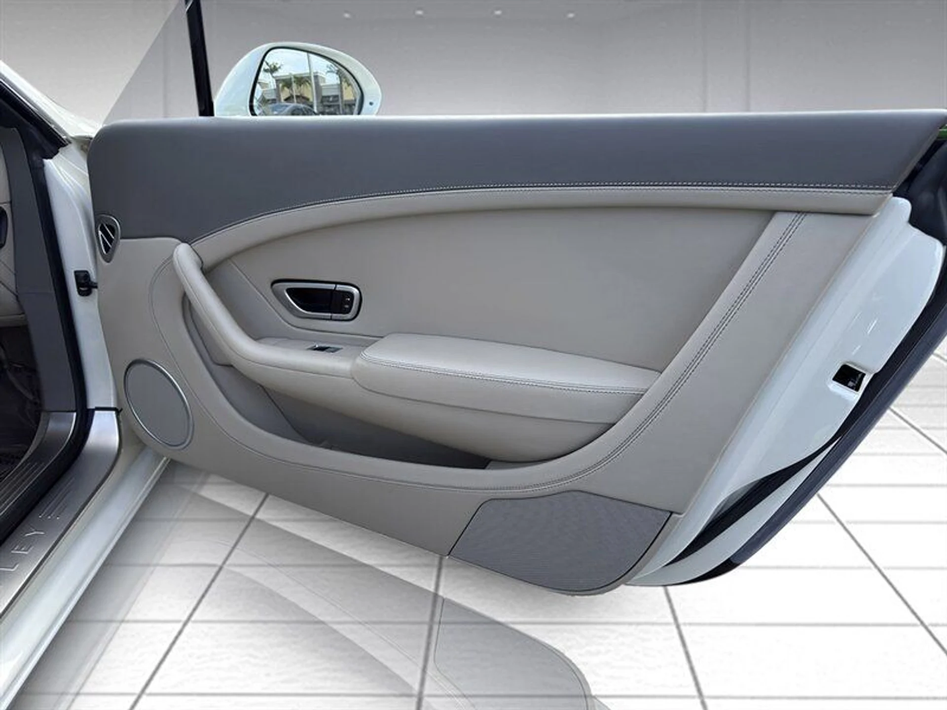 mph018_2086863384_ec9fb4ad9a_800_38b9099946