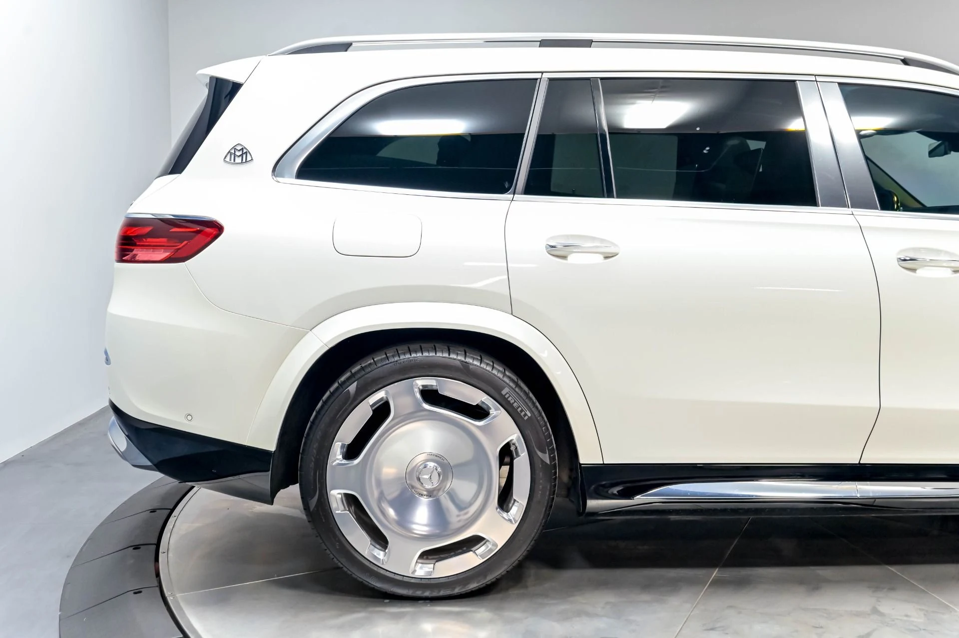 mph018_2089314350_Used_2024_Mercedes_Benz_GLS_Maybach_GLS_600_4_MATIC_1780345753_0e672bd459