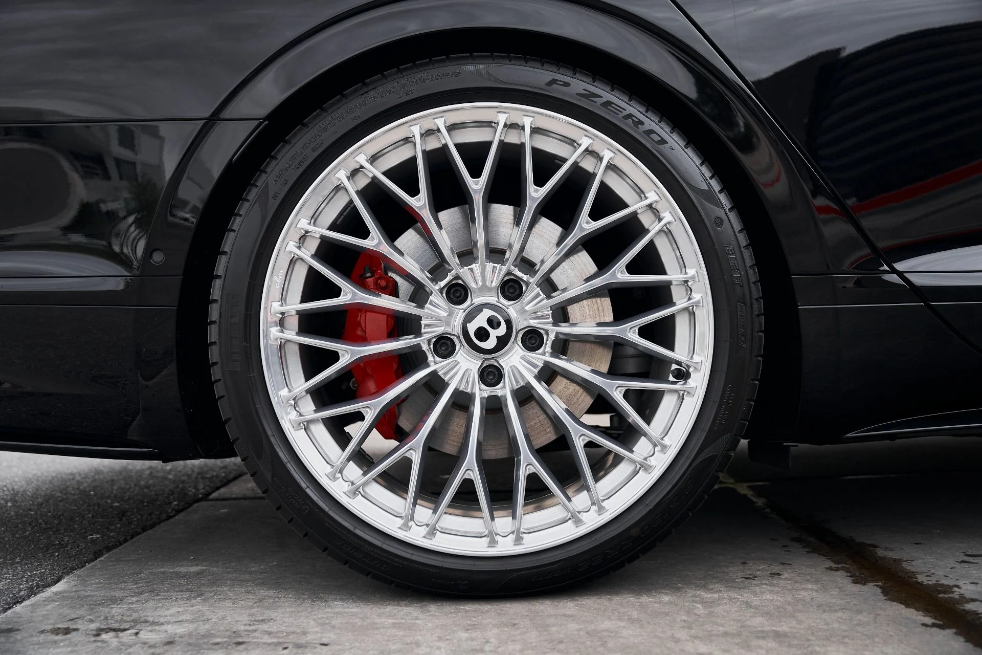 mph018_2090891895_Used_2025_Bentley_Flying_Spur_Speed_1769137041_1e717855bf